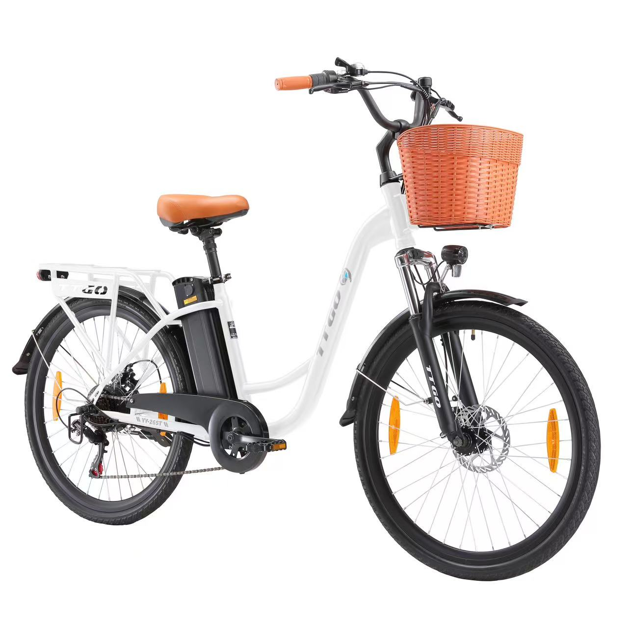 Ein weißes E-Bike mit braunem Sattel, orangefarbenem Lenker und Korb.