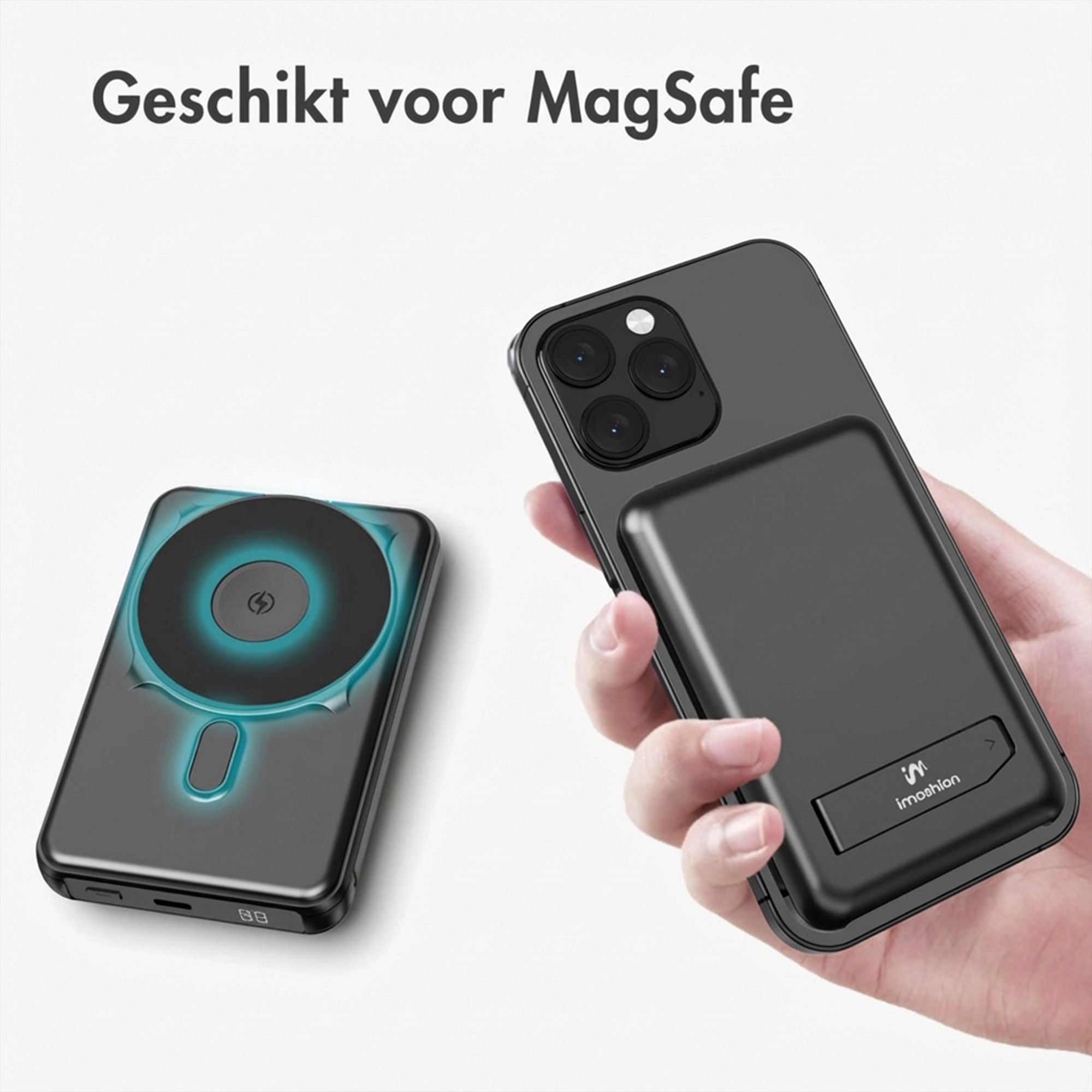 Un chargeur MagSafe noir avec une lueur bleue à côté d'un téléphone tenu en main.