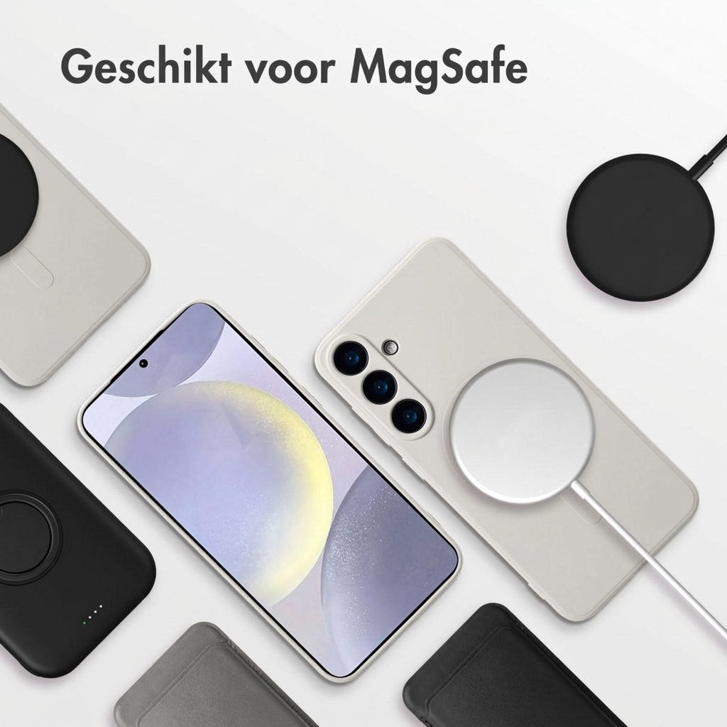 Meerdere MagSafe-compatibele hoesjes en opladers met een smartphone.