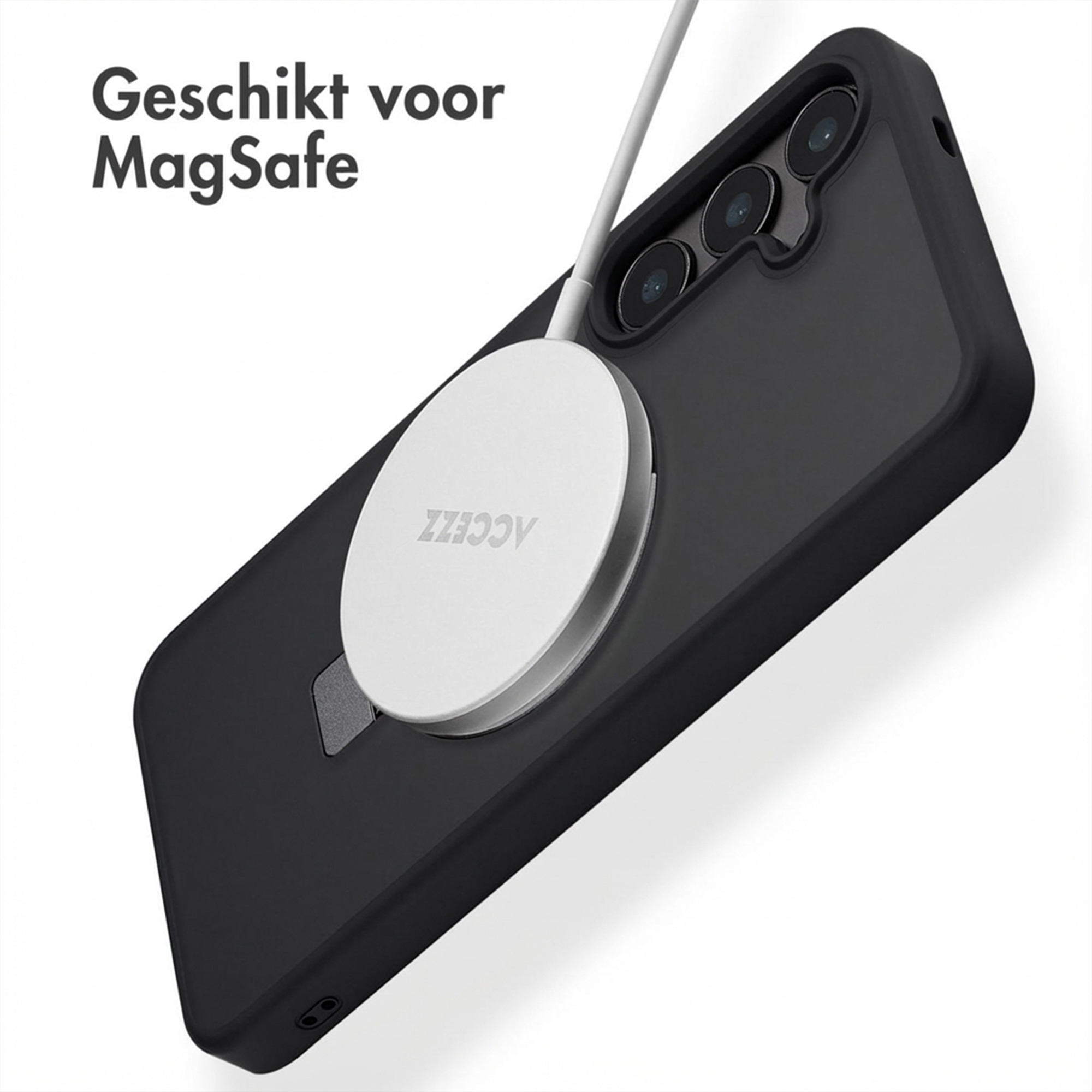 Telefono nero con caricatore MagSafe attaccato sul retro.