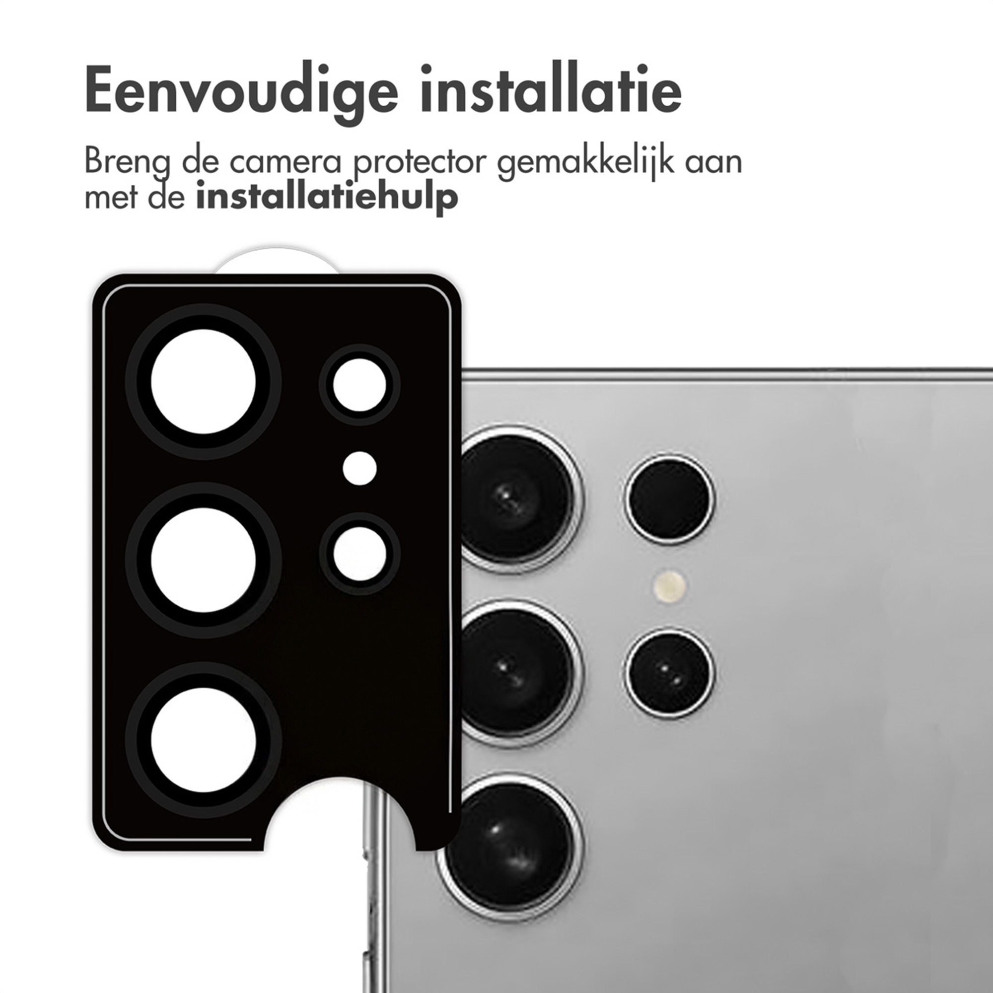 Een zwarte cameraprotector ligt naast een zilveren smartphone.