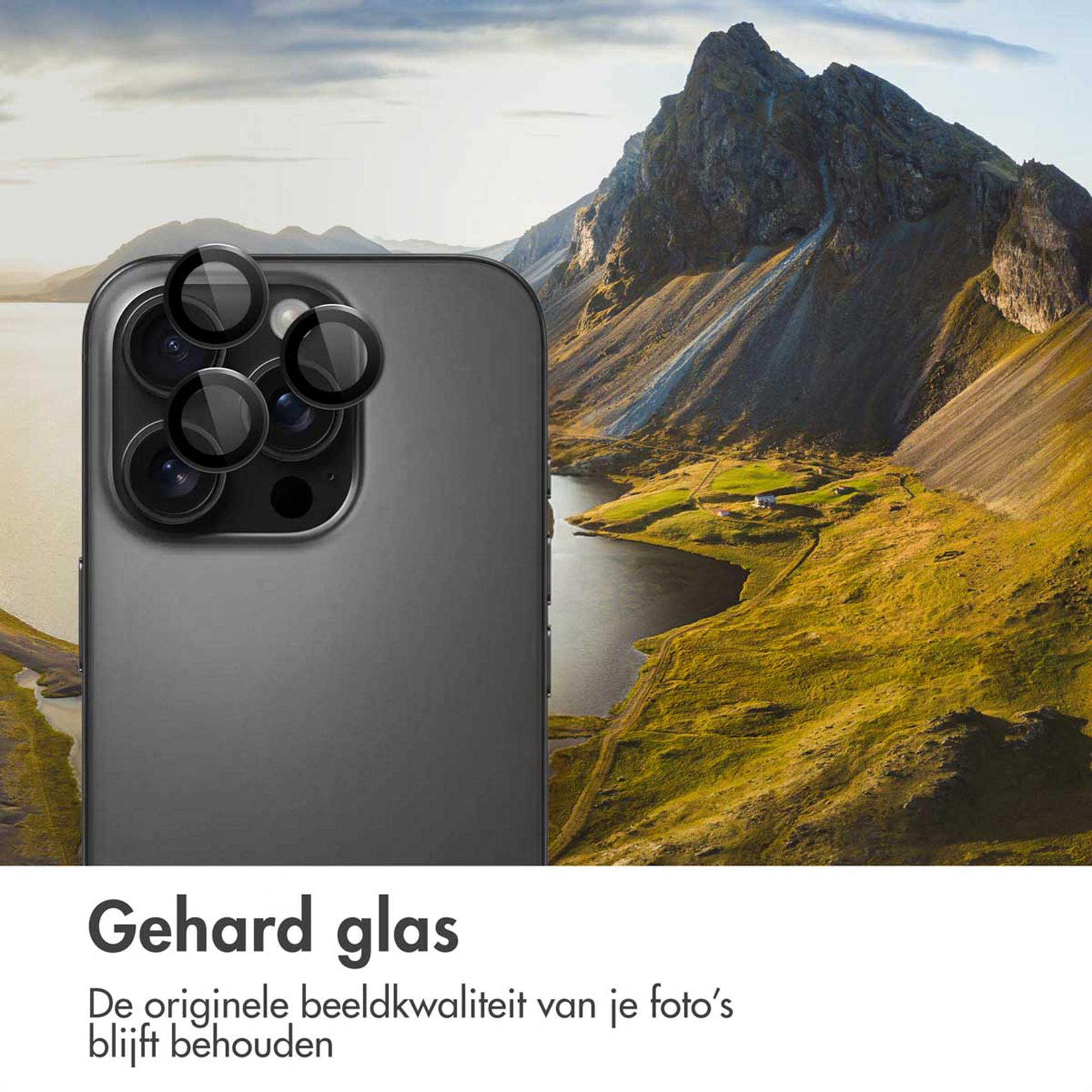 Vue arrière d'un smartphone avec protecteur d'objectif contre paysage de montagne avec lac.