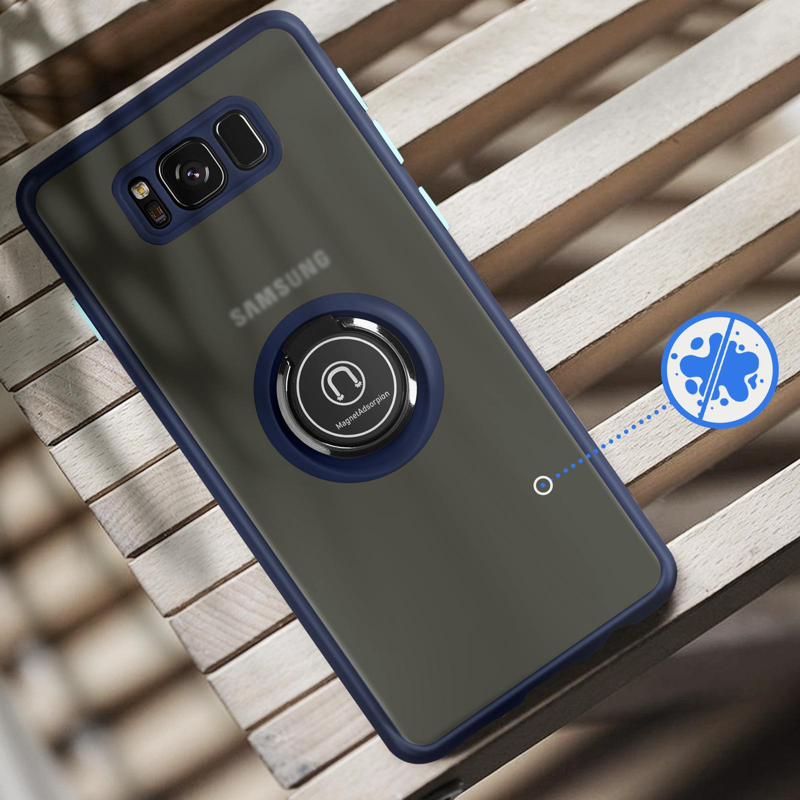 Arrière d'un smartphone avec support bague sur fond en bois.
