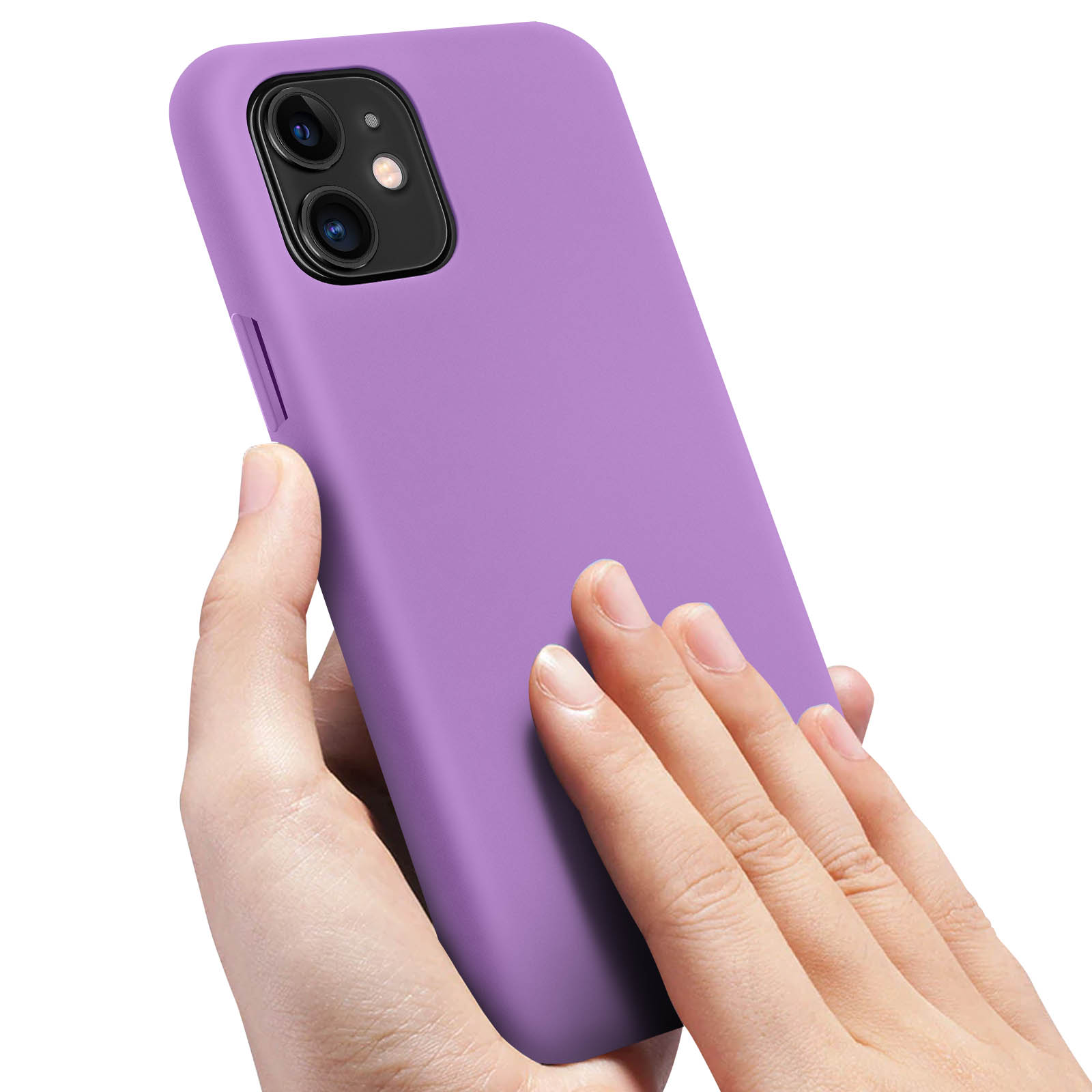 Een hand houdt een paarse iPhone hoes met dubbele camera vast.