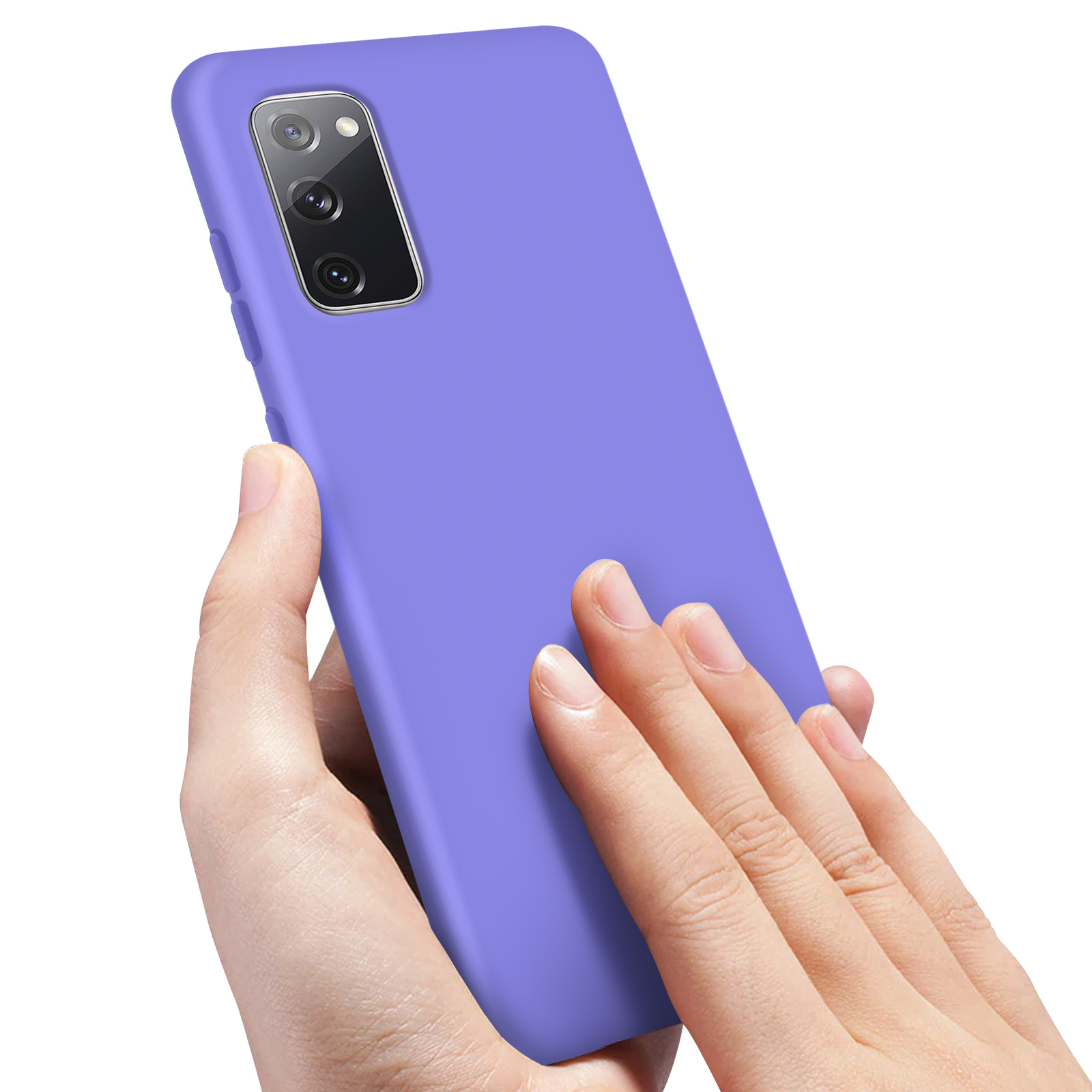 Een hand houdt een paarse smartphone vast met een camera-unit aan de achterkant.