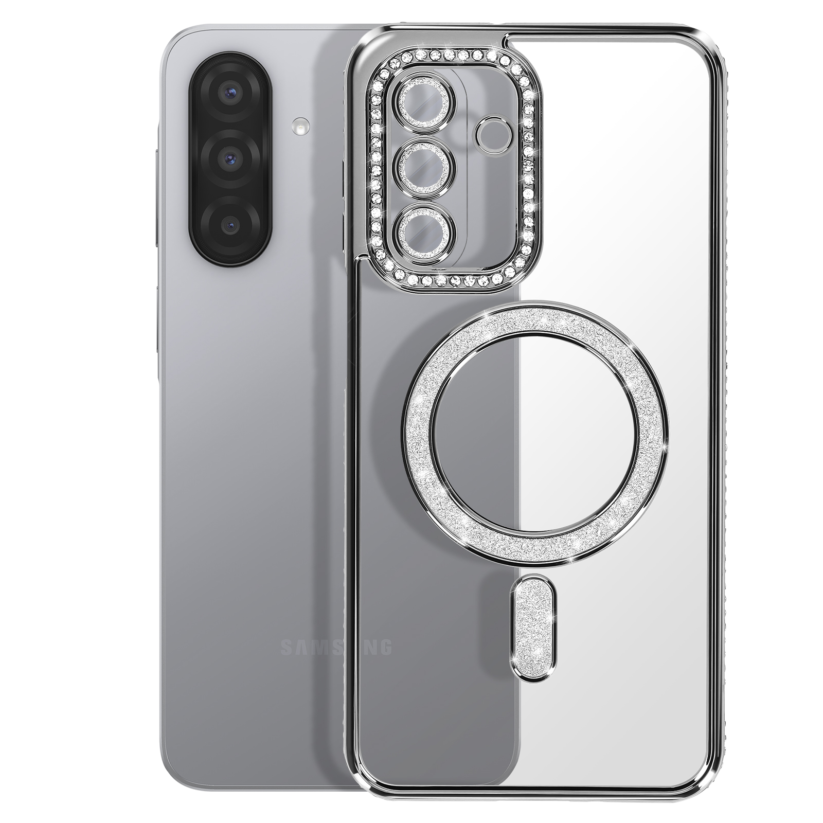Un smartphone argenté avec trois caméras et un étui transparent et scintillant.