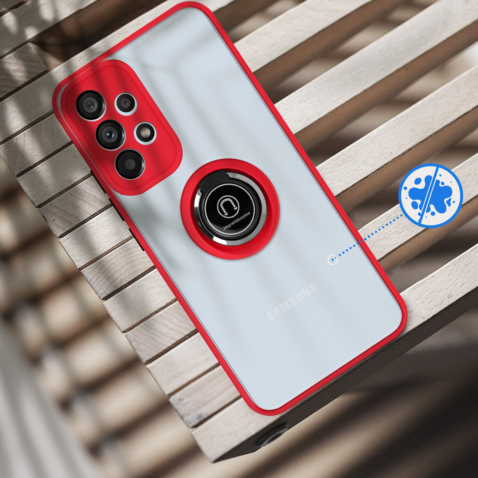 Rode telefoonhoes met ringhouder op houten achtergrond.