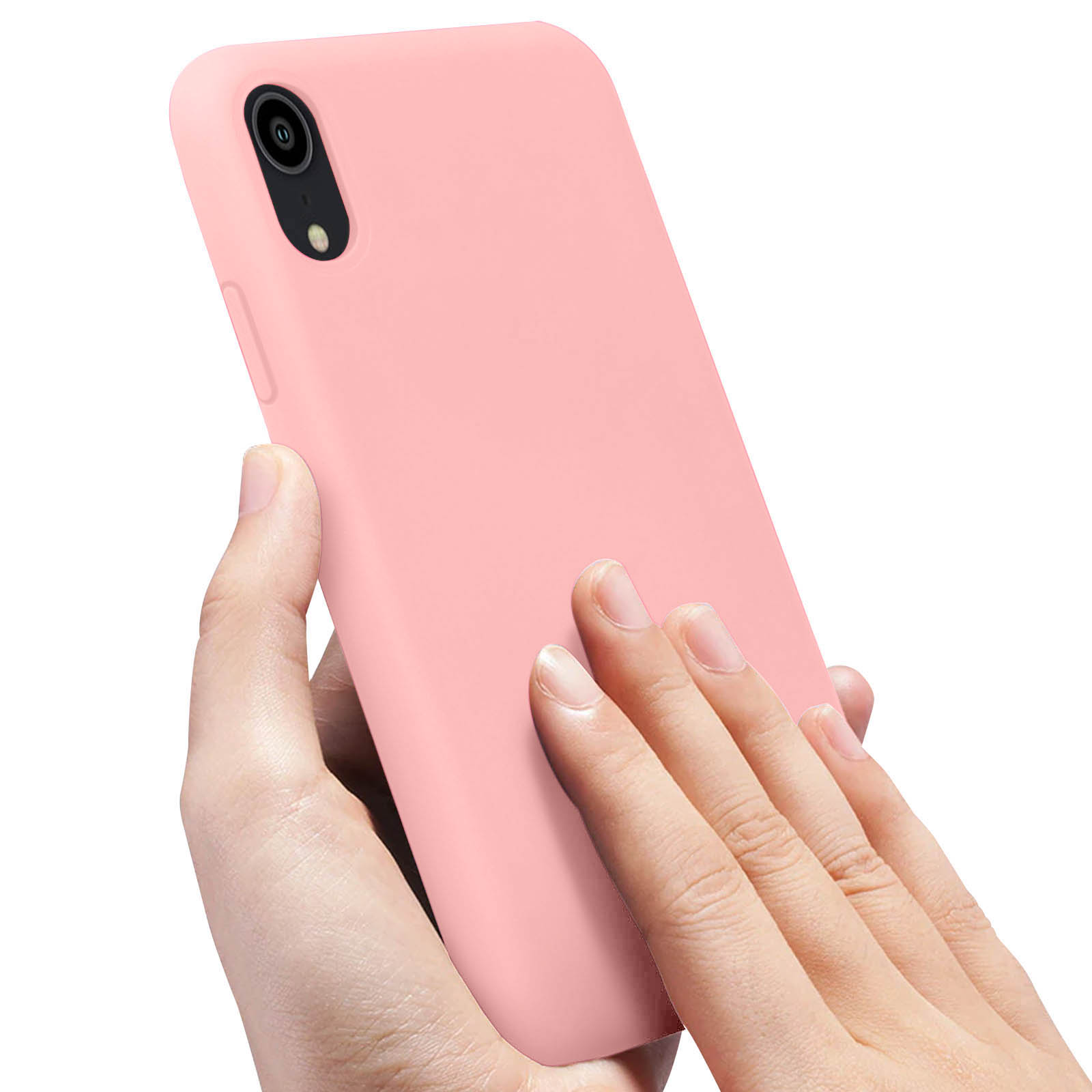 Een hand houdt een roze telefoonhoesje met camera vast.