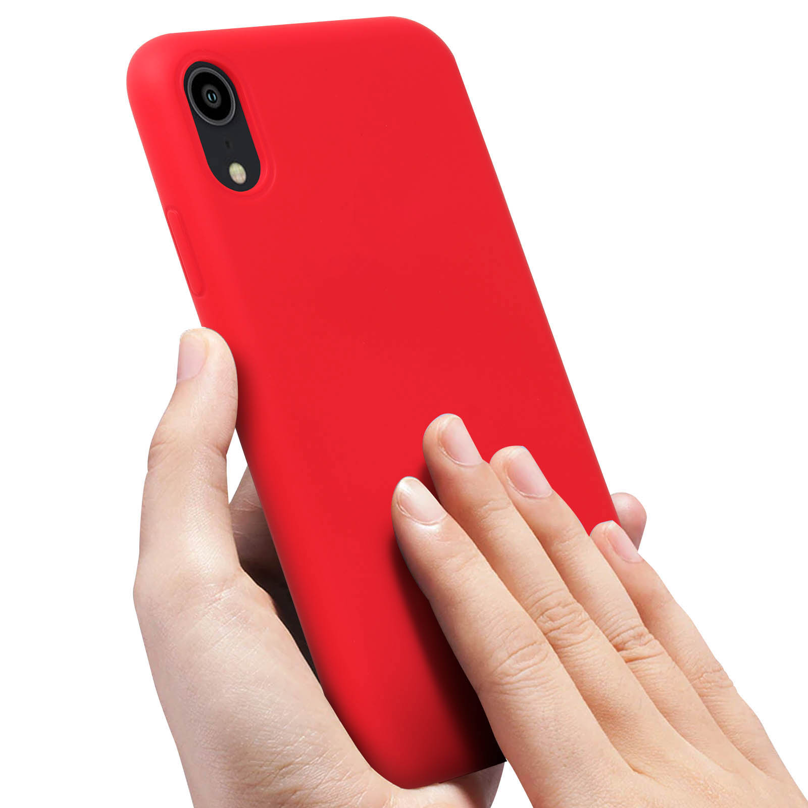 Een rode telefoonhoes vastgehouden door een duim en vingers.