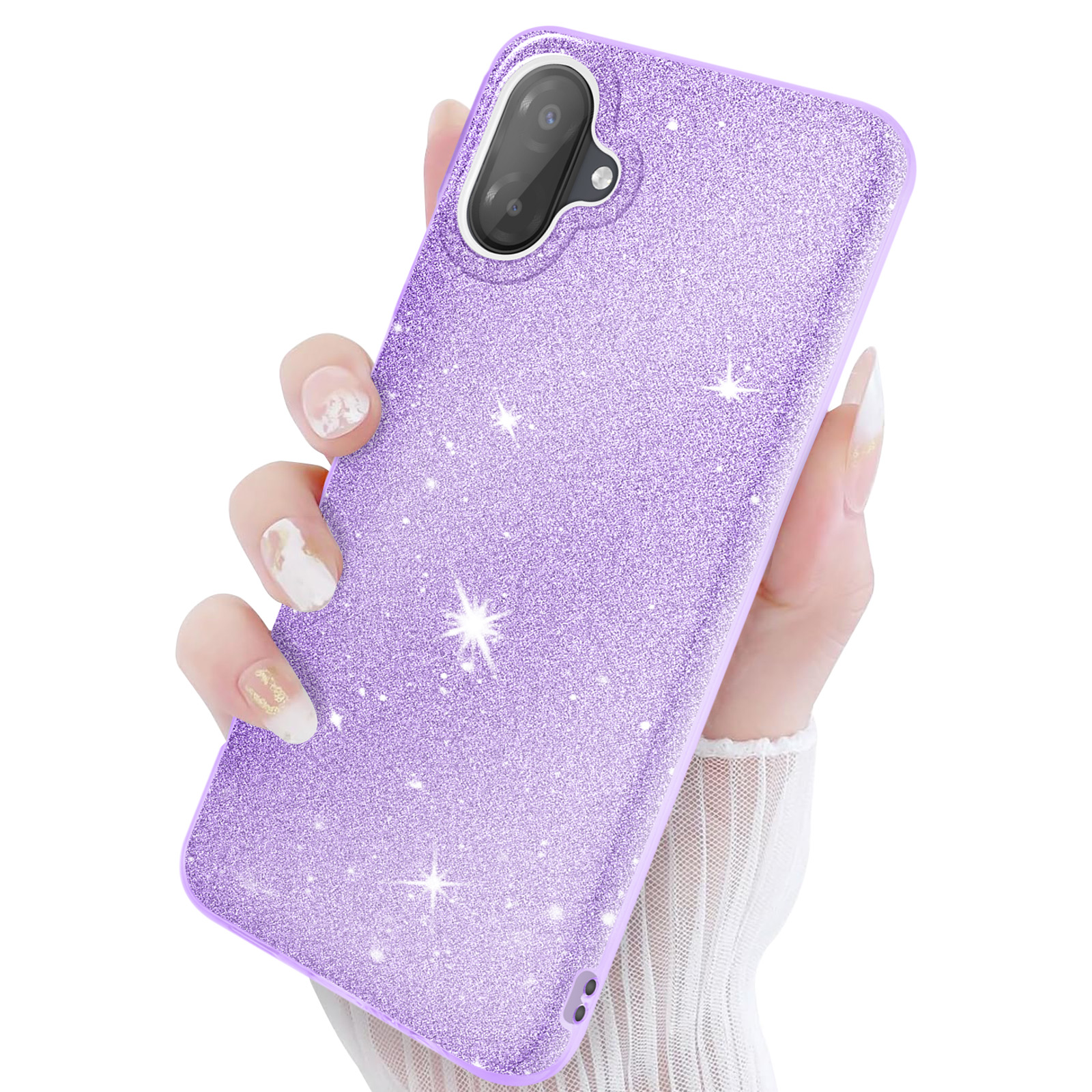 Paarse glitter telefoonhoesje, vastgehouden door een hand, met cameralens.