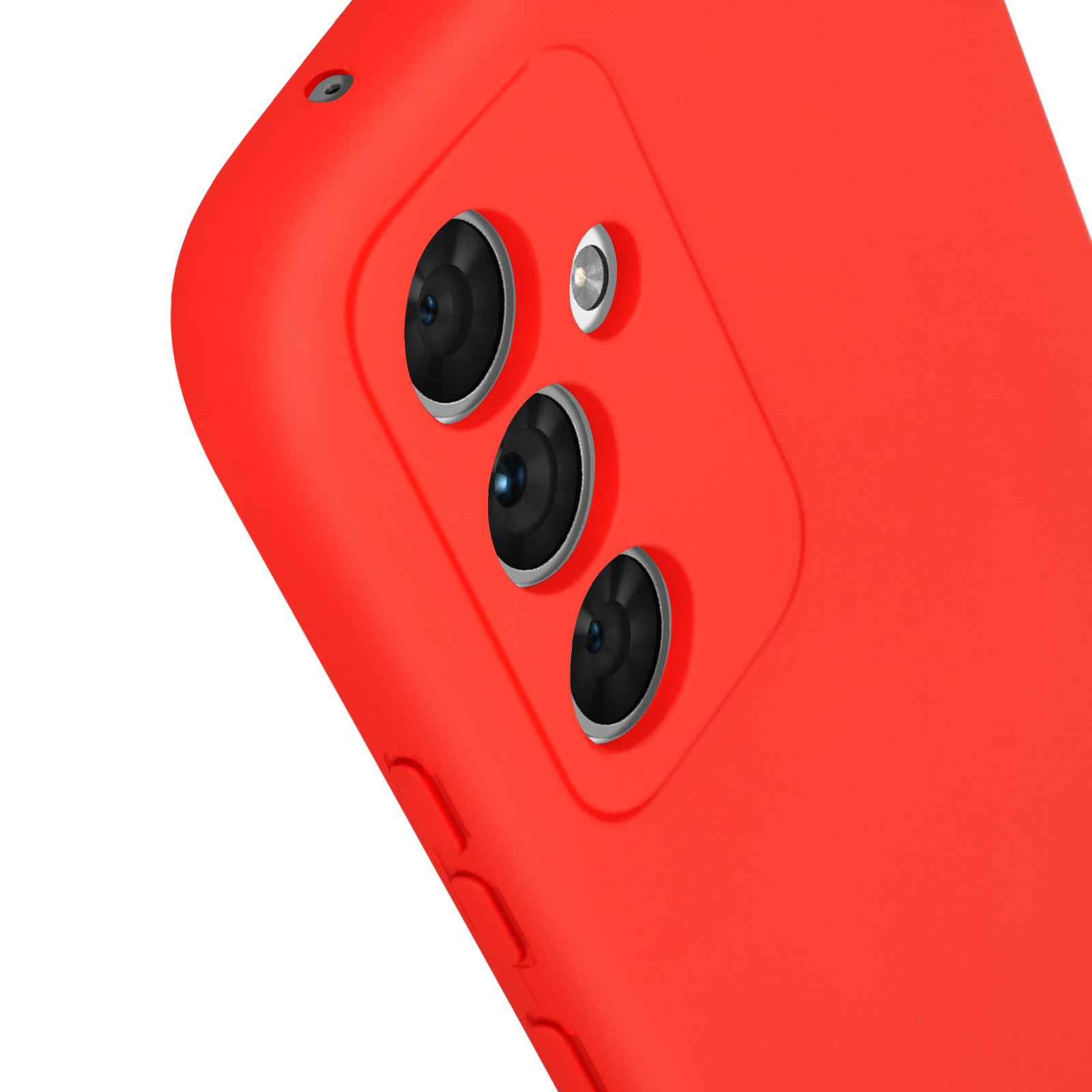 Primo piano del retro di un telefono rosso con tre obiettivi della fotocamera e flash.
