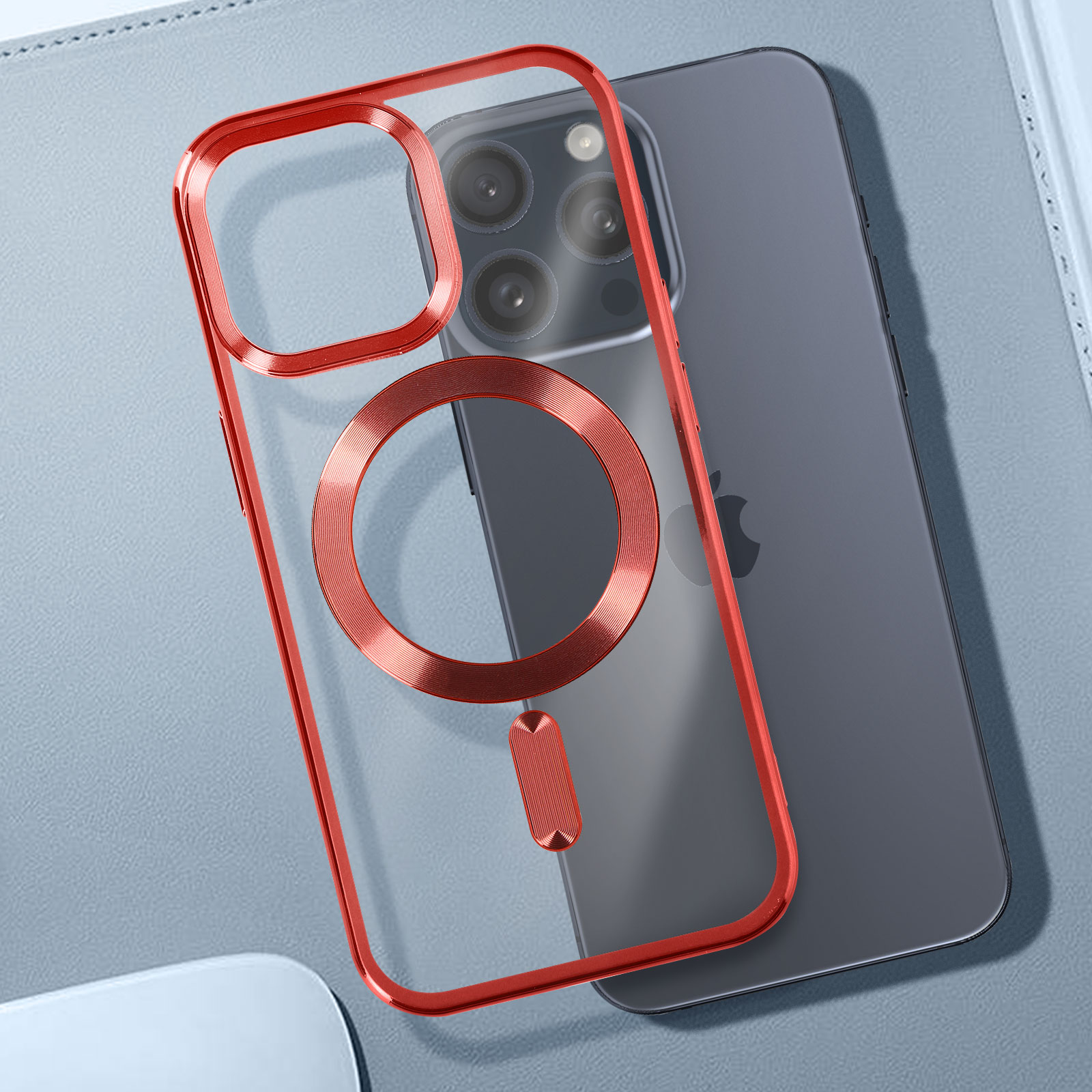 Custodia trasparente con bordo rosso, mostra lente fotocamera e logo Apple.