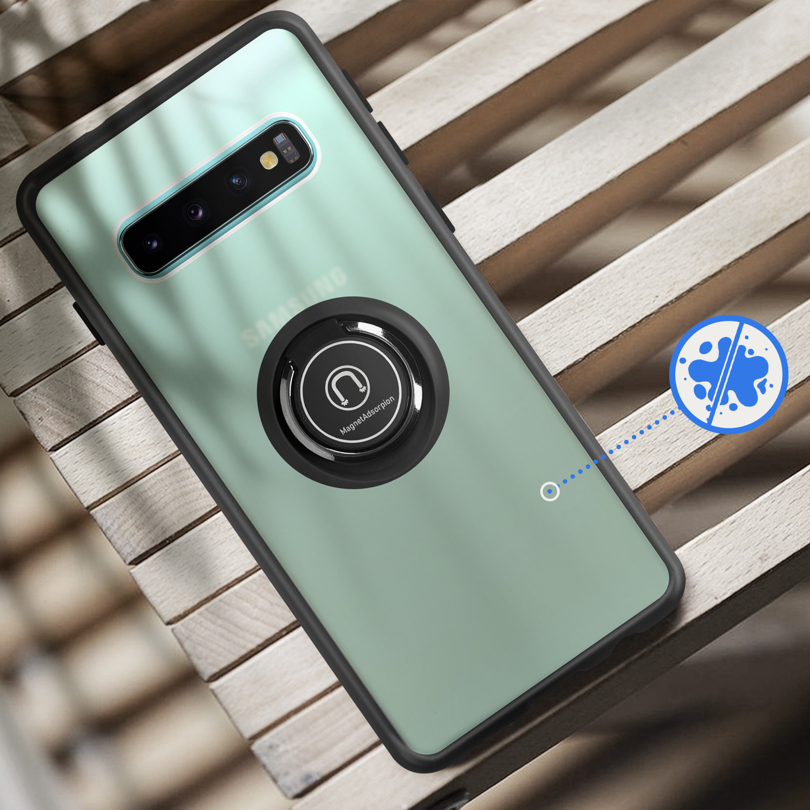 Un telefono verde chiaro con anello portaoggetti su tavolo a doghe di legno. Modulo fotocamera in alto a sinistra.