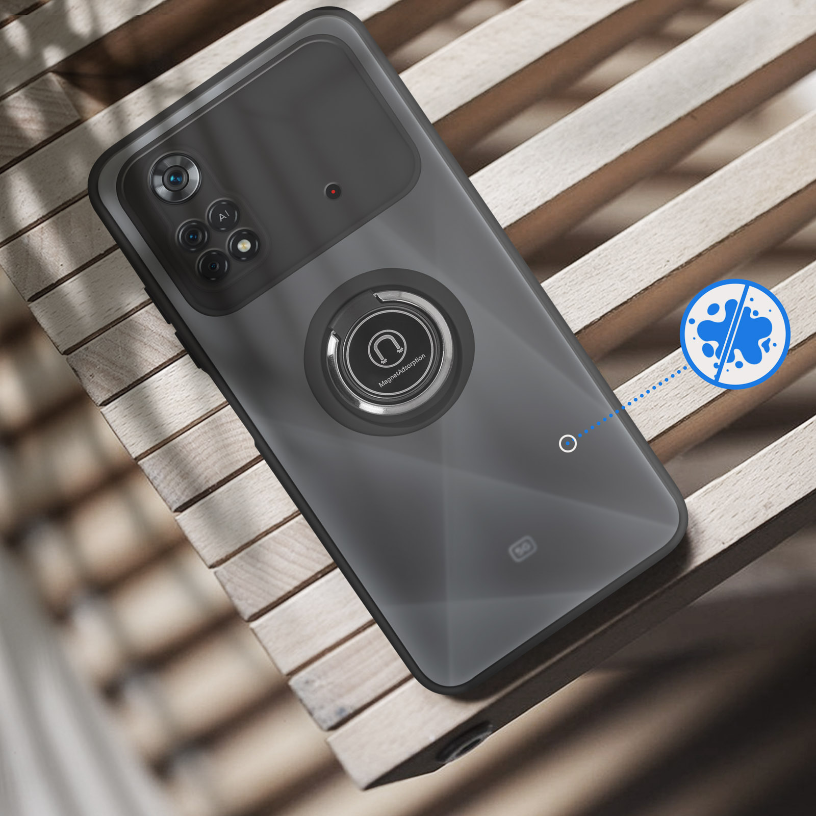 Un téléphone sombre avec un support à anneau sur des lattes de bois. Icône de jet d'eau bleue.