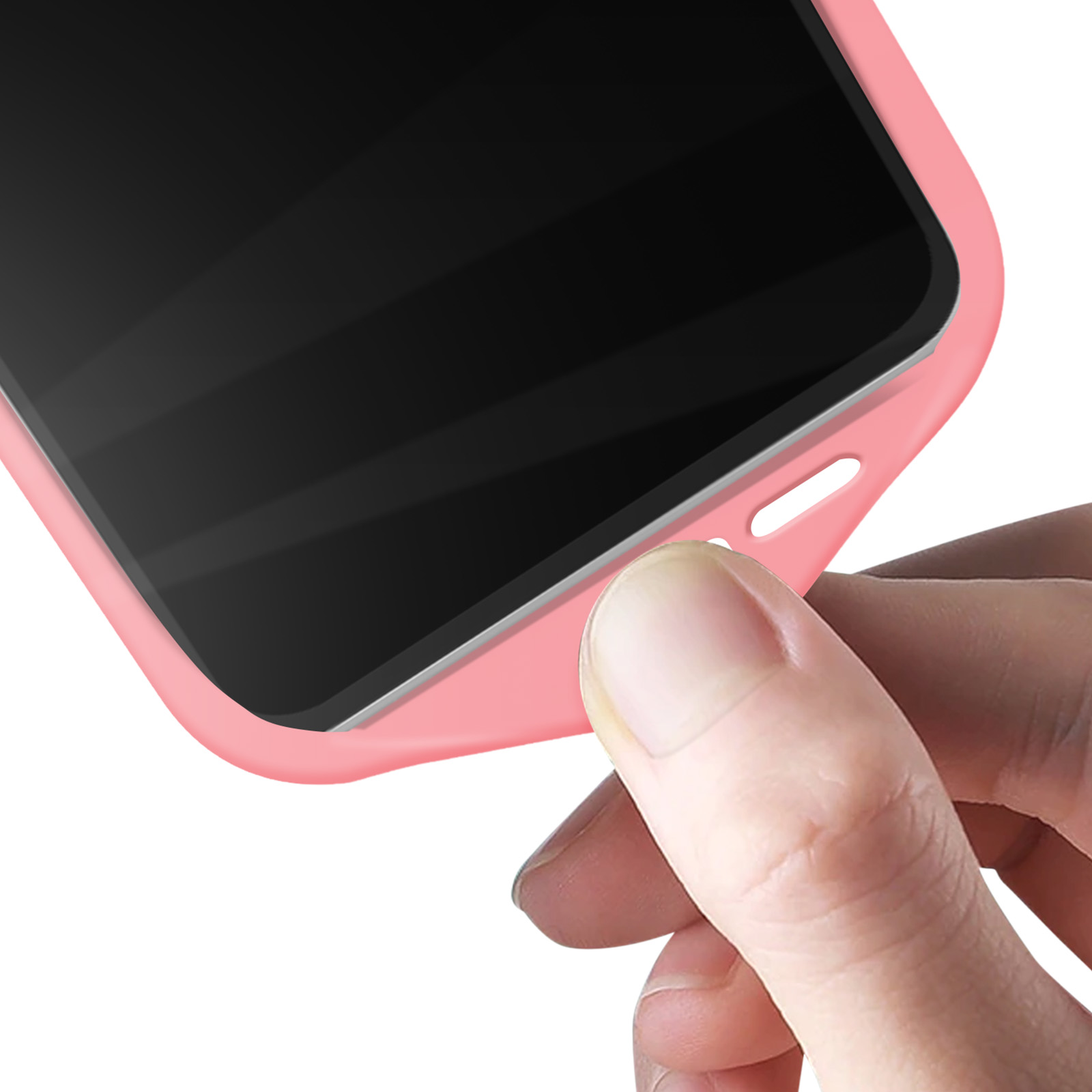 Una mano sujeta una funda de teléfono rosa, revelando la pantalla oscura.