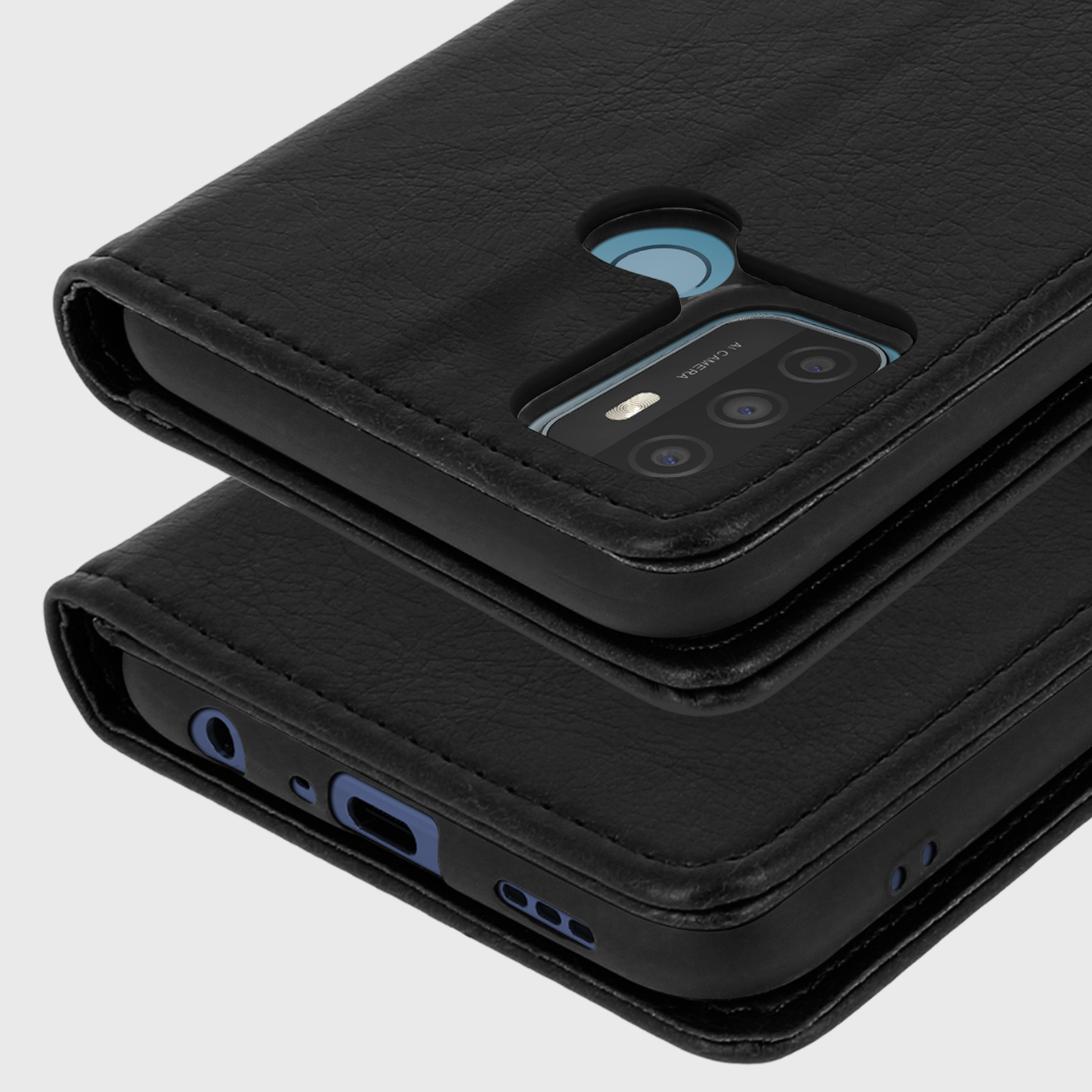 Gros plan de deux étuis de téléphone en cuir noir empilés, montrant les caméras et les ports.