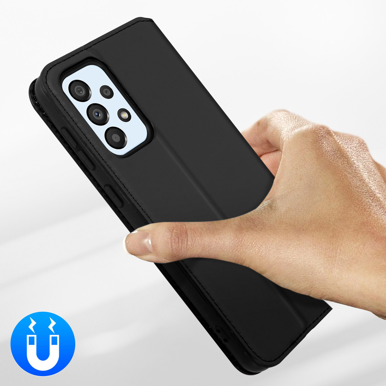 Une main tient un étui de téléphone noir avec une icône d'aimant.