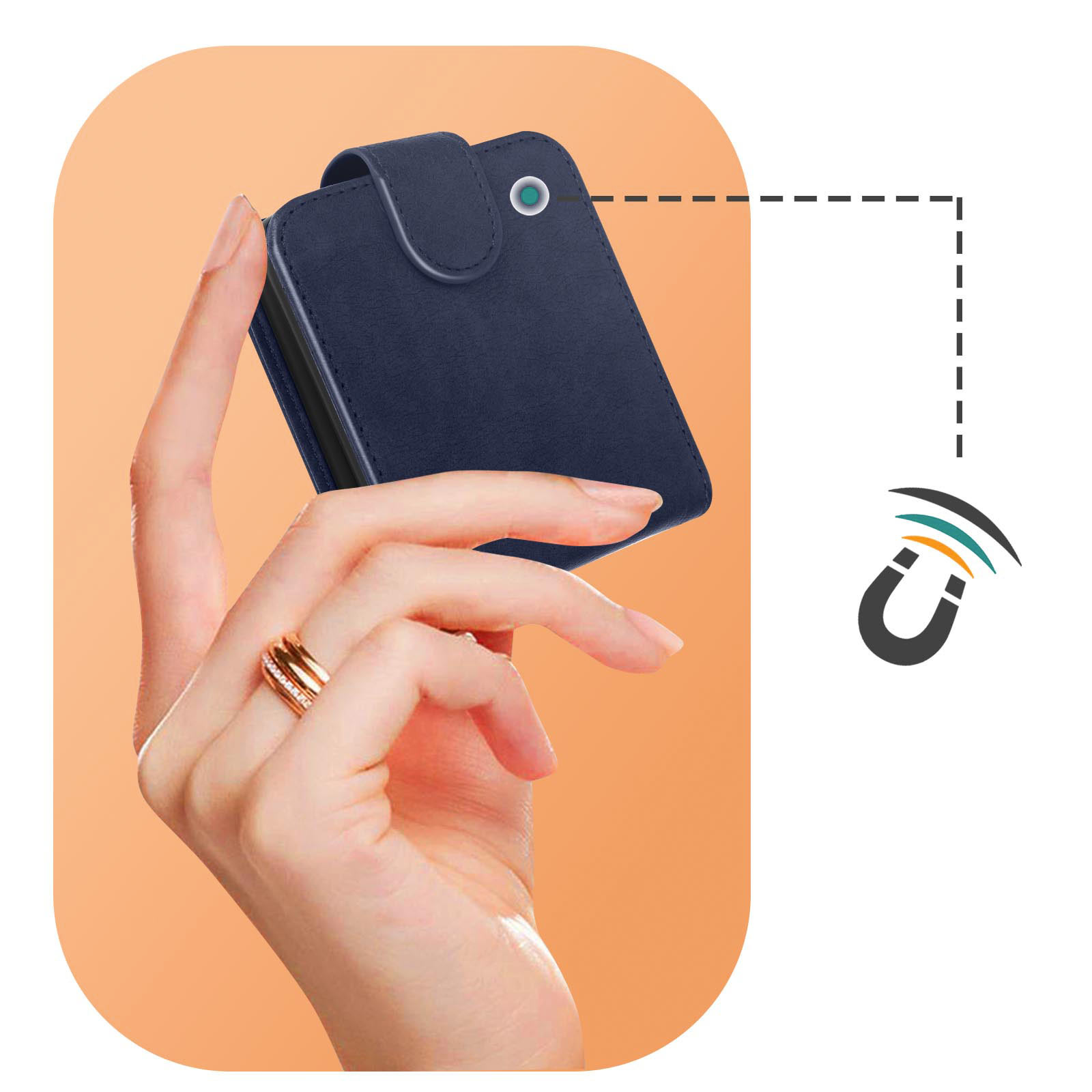 Een hand houdt een donkerblauwe hoes vast met een magneeticoon ernaast.