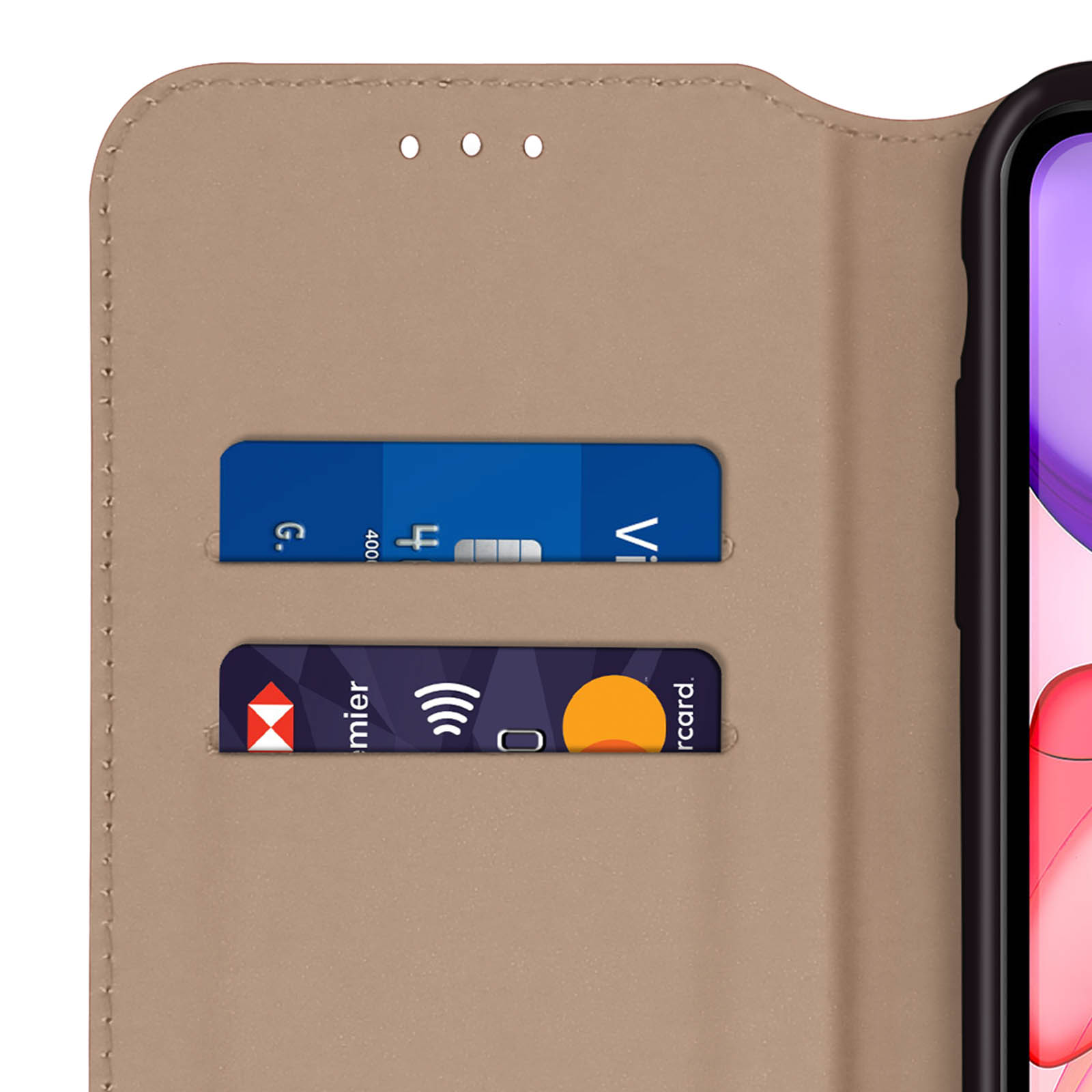 Una custodia per telefono color cuoio con due fessure per carte contenenti carte di credito.
