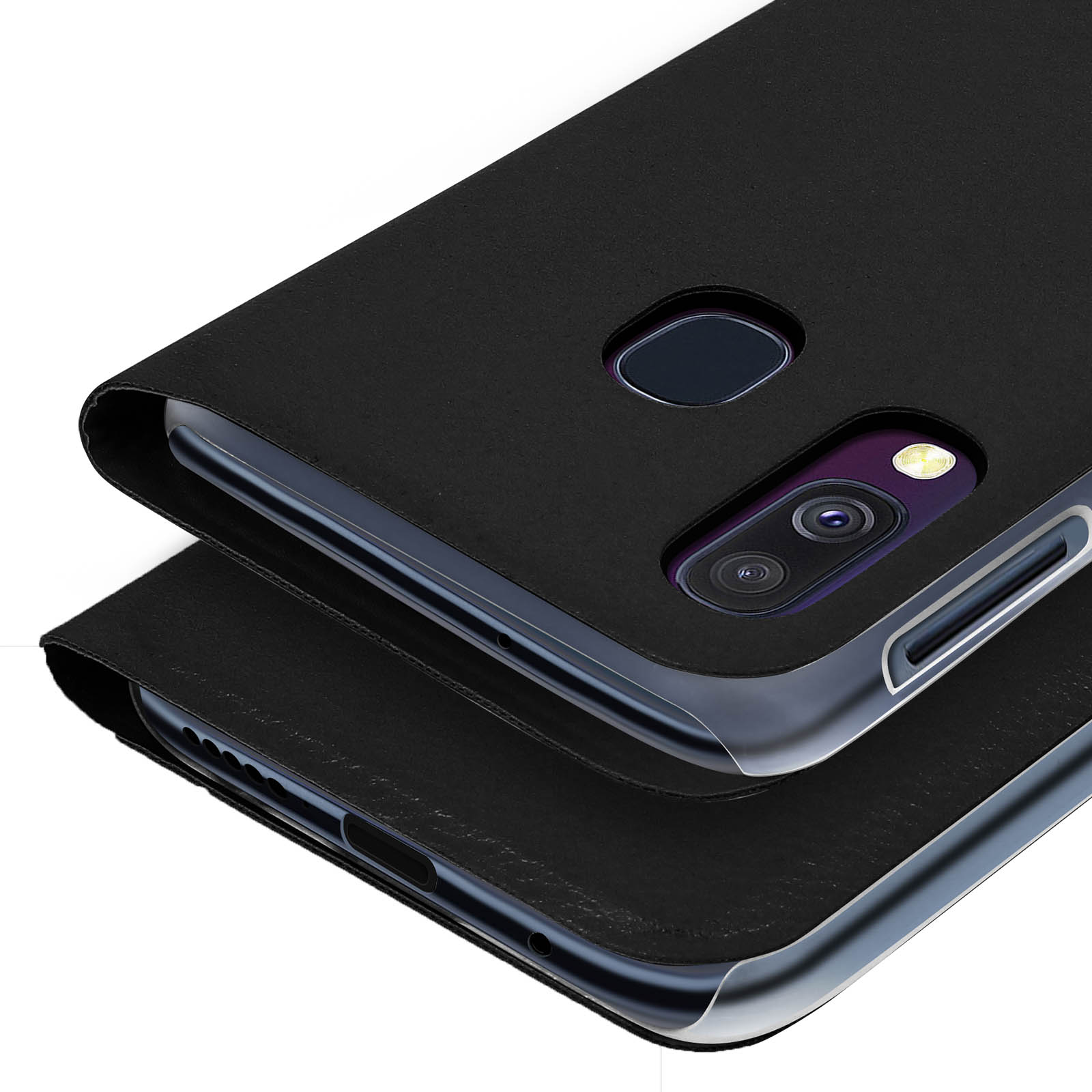 Gros plan d'une coque de téléphone noire avec découpe caméra et capteur d'empreintes.