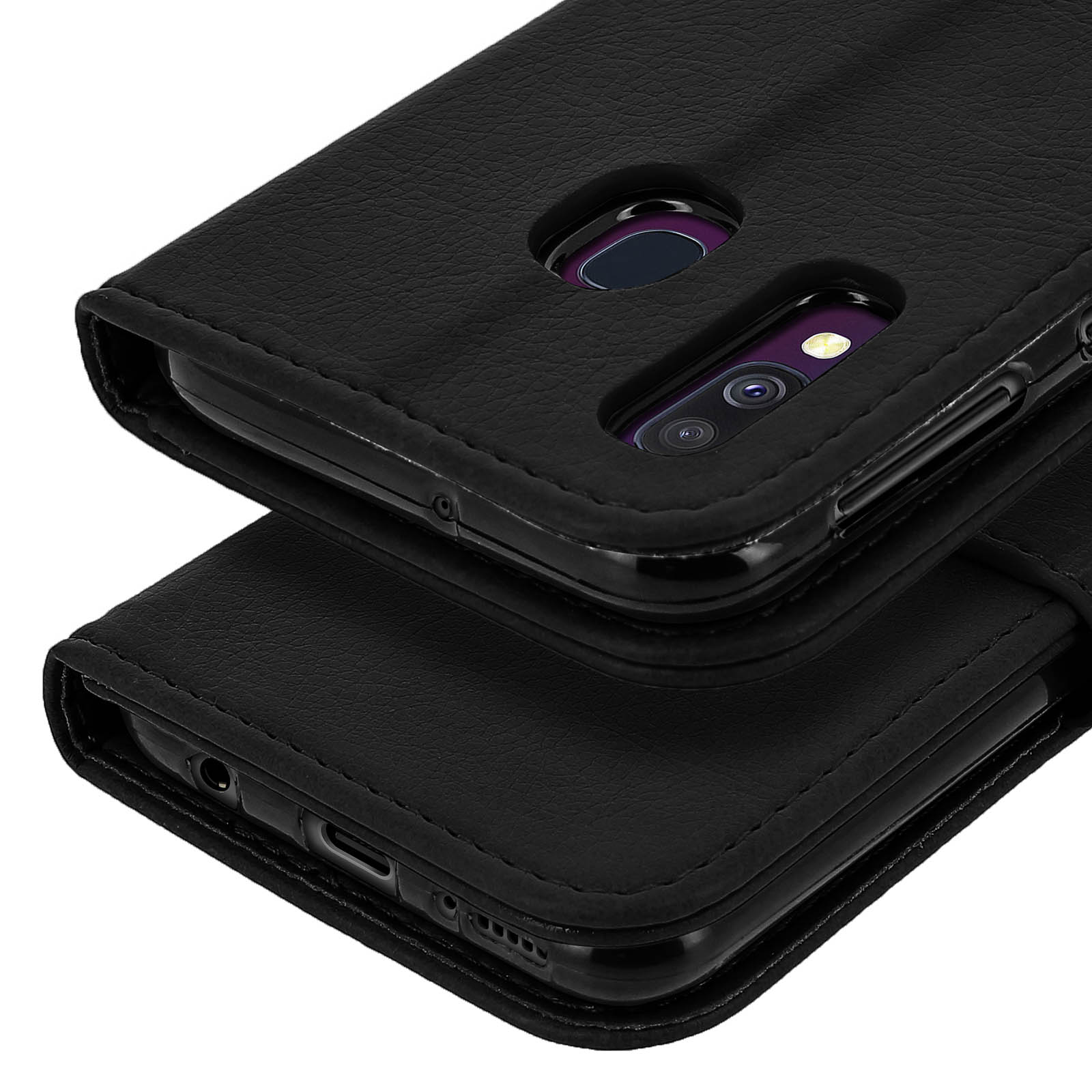 Zwarte leren flip telefoonhoes met camera-uitsparing en stiksels.