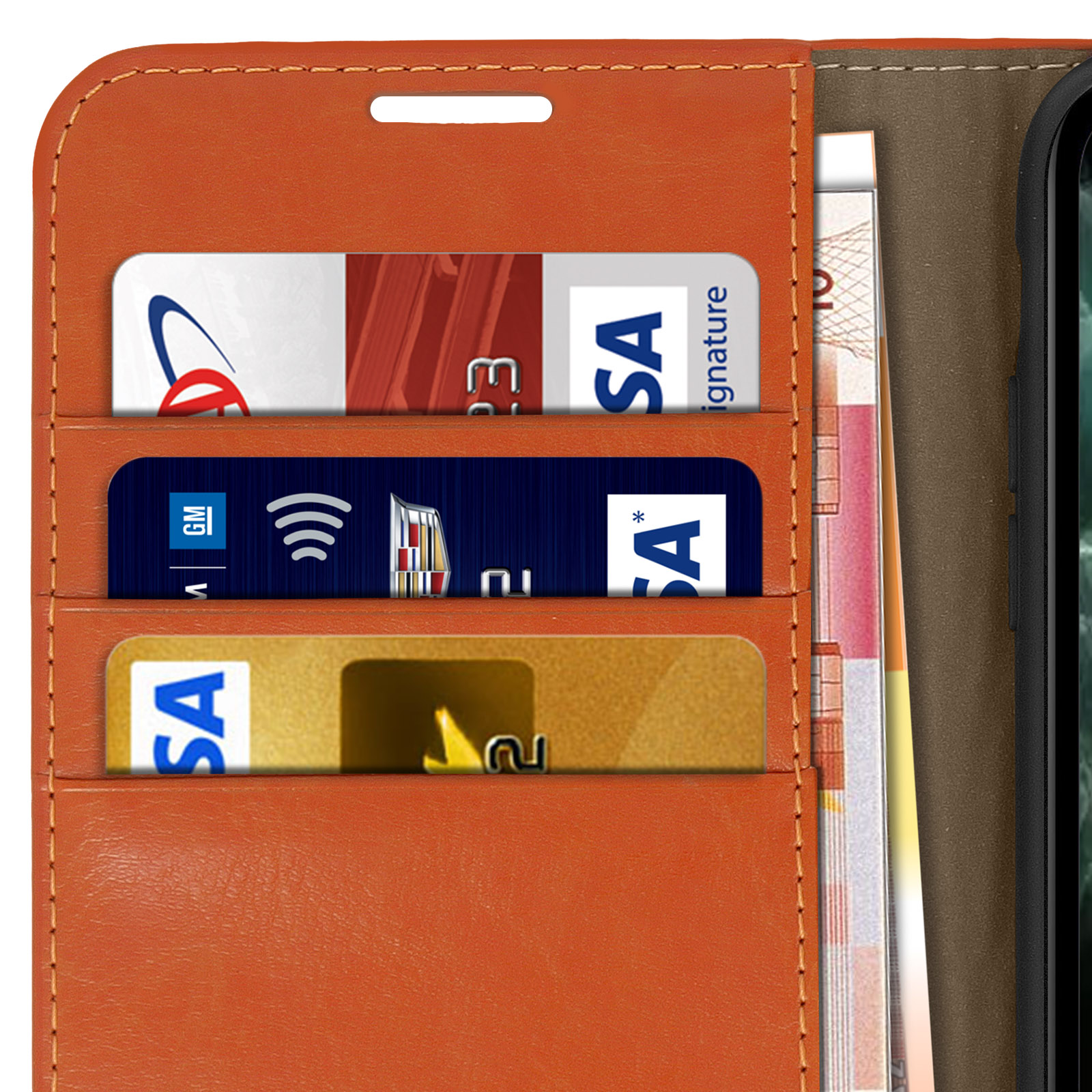 Bruine portemonnee met meerdere kaarthouders, met creditcards en bankbiljetten erin.