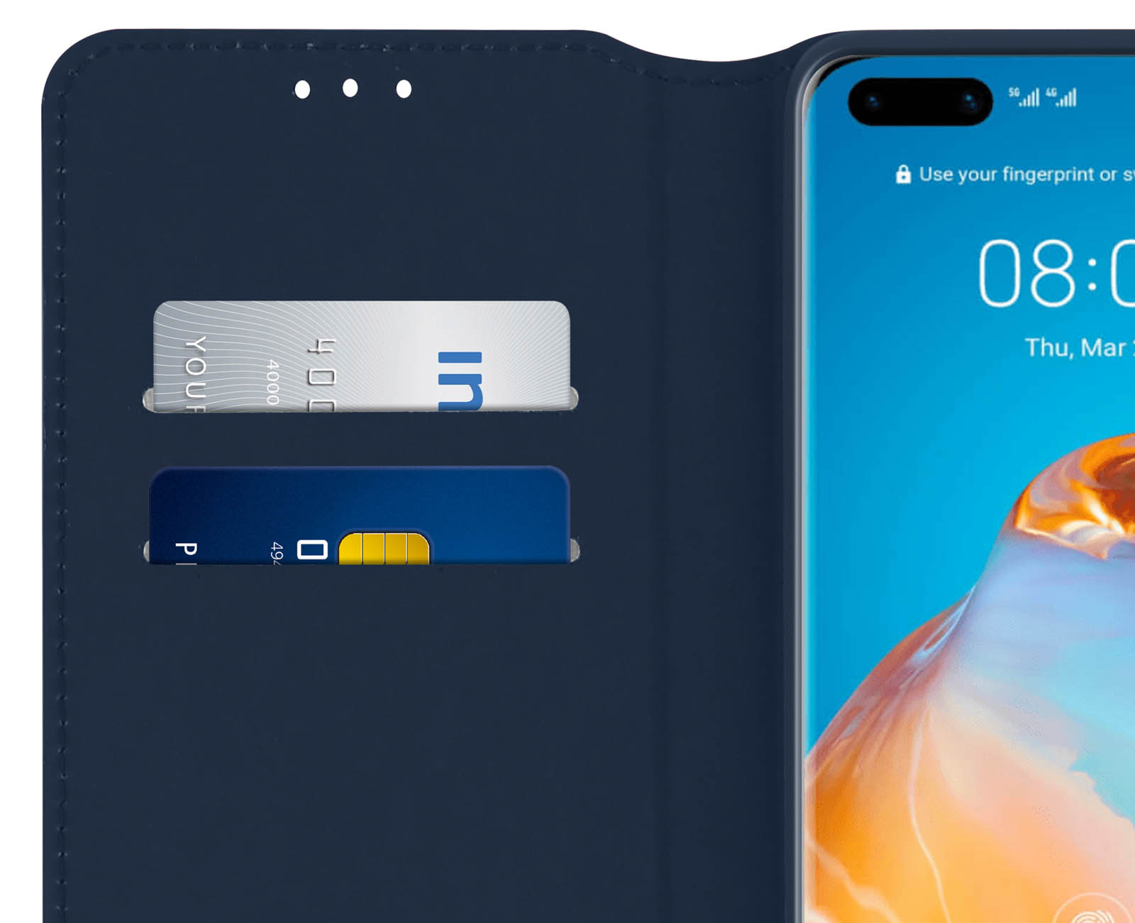 Étui bleu foncé pour téléphone avec fentes pour deux cartes. Écran du téléphone affiche 08:00.