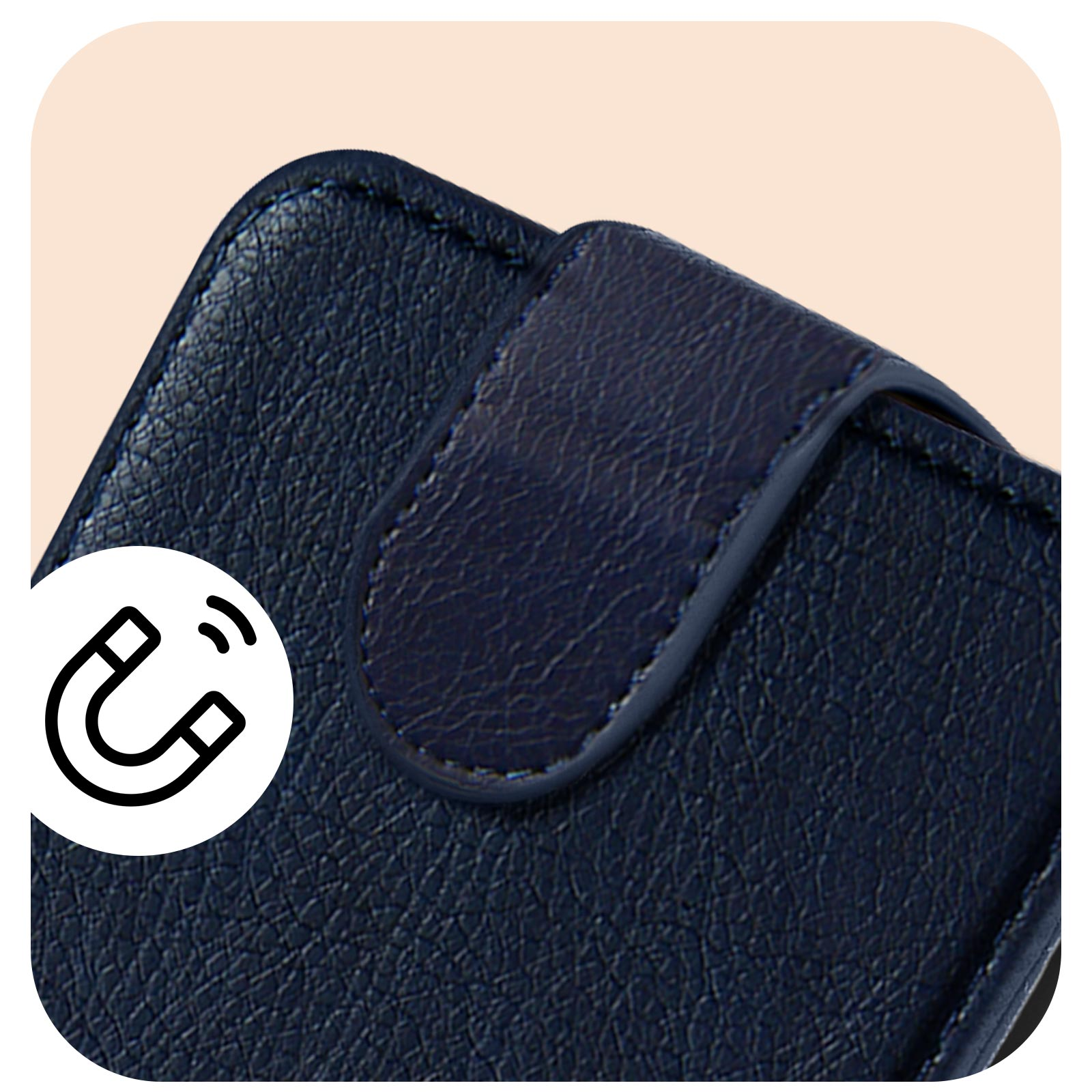 Close-up van een donkerblauwe lederen hoes met een magneeticoon.
