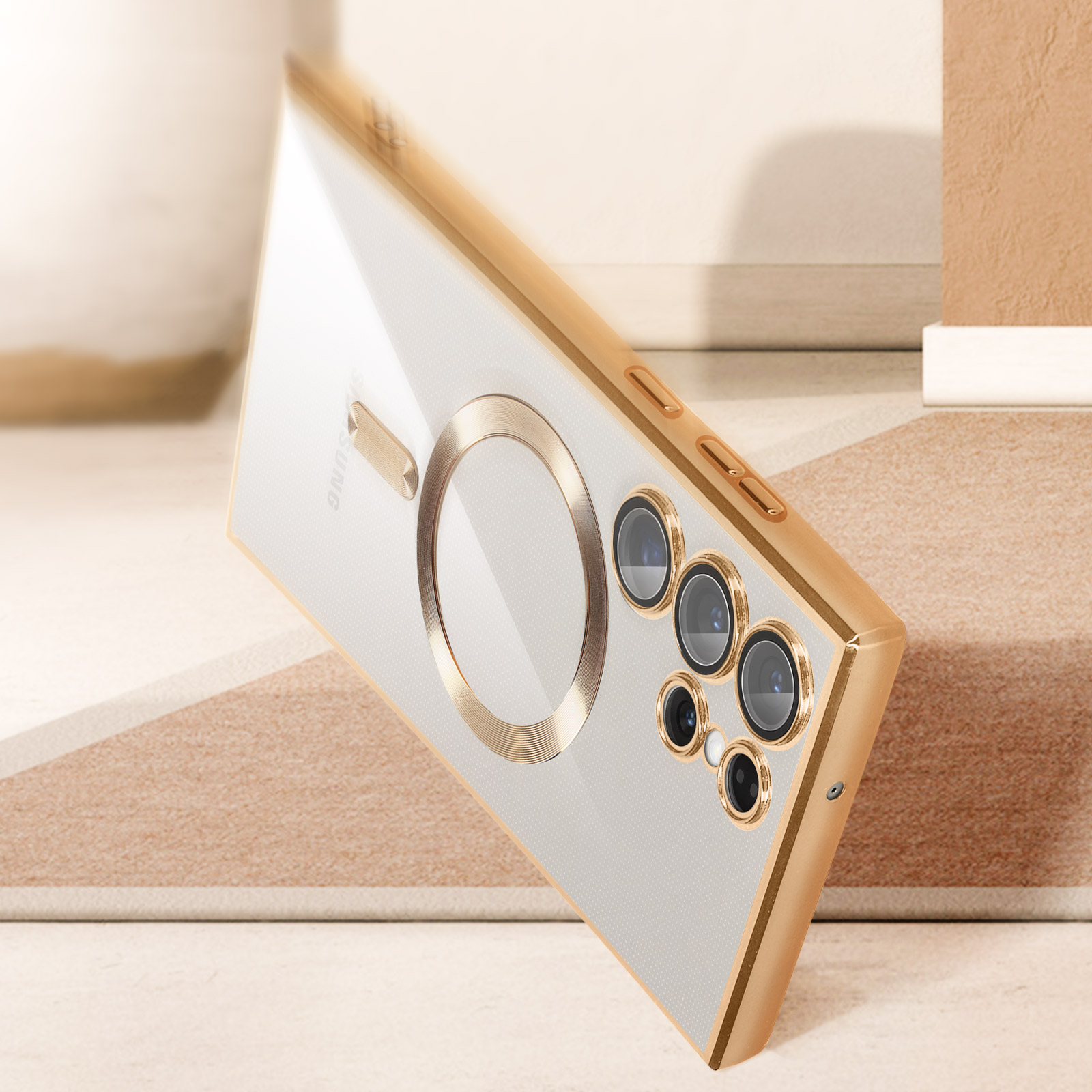 Een witte smartphone met gouden frame en cameralenzen.