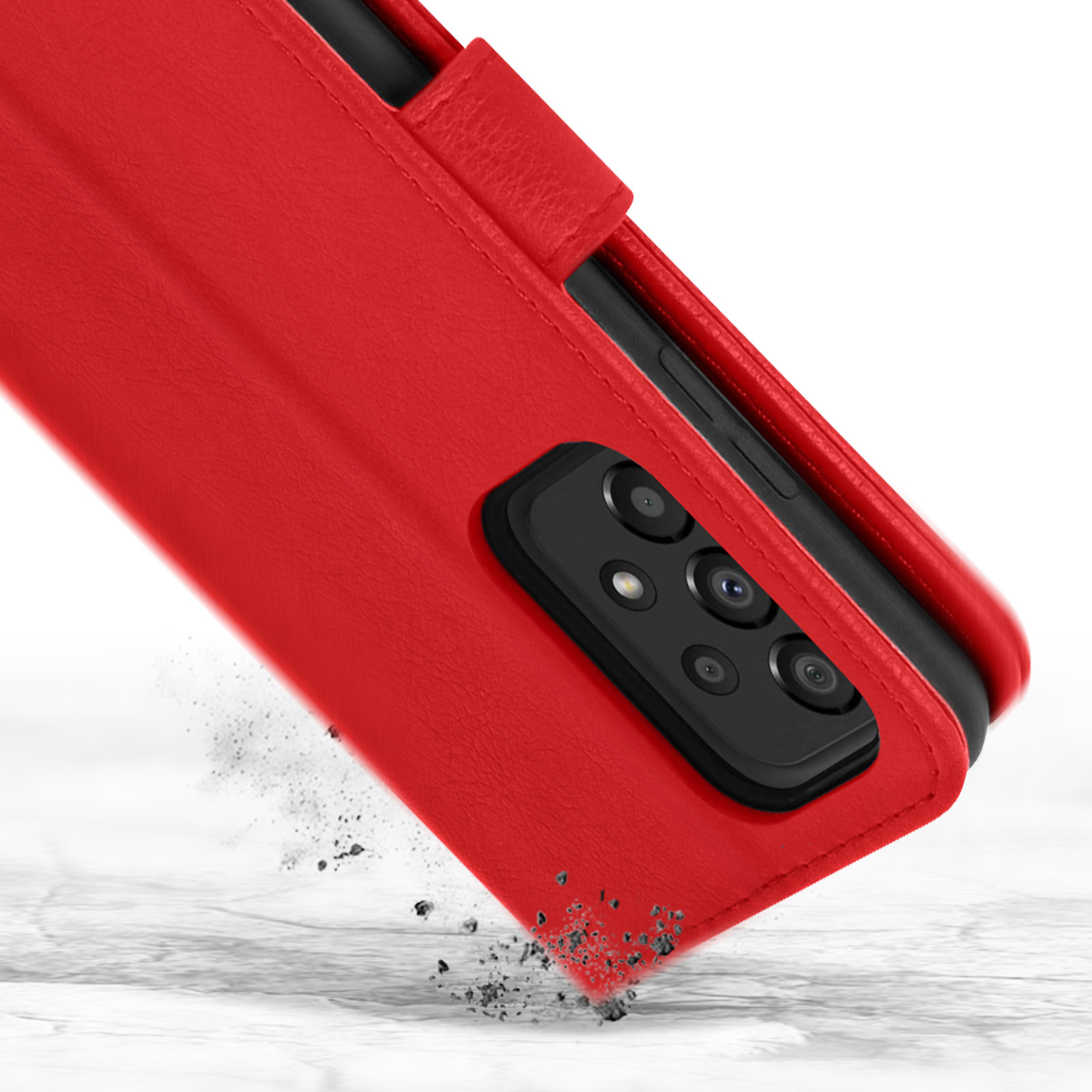 Étui de téléphone rouge avec découpe caméra tombant, poussière dispersée.
