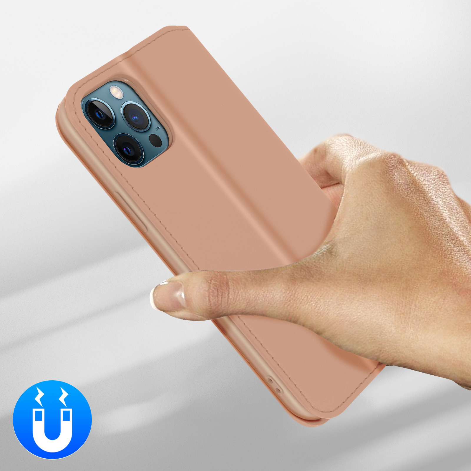 Een hand houdt een roze telefoonhoesje vast met een magneeticoon.