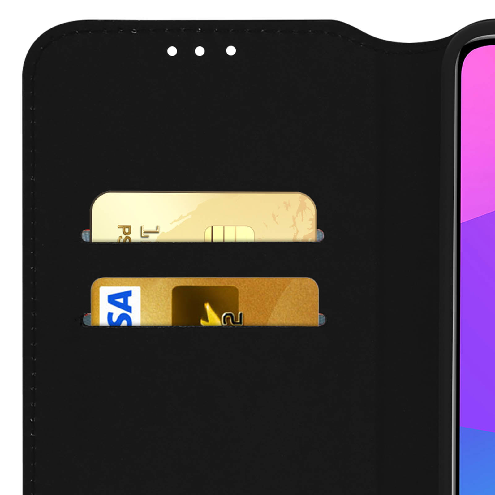 Étui de téléphone noir avec fentes pour cartes contenant des cartes dorées.