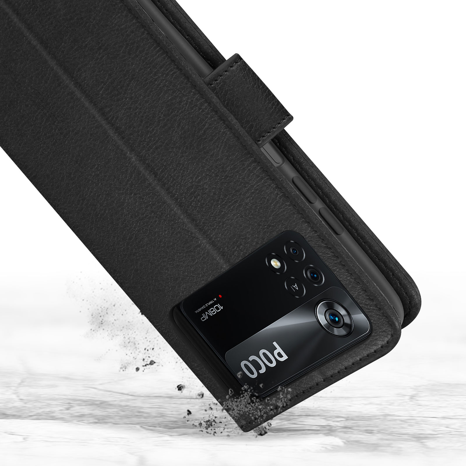 Custodia flip in pelle nera protegge uno smartphone con fotocamera da 108MP e logo POCO.