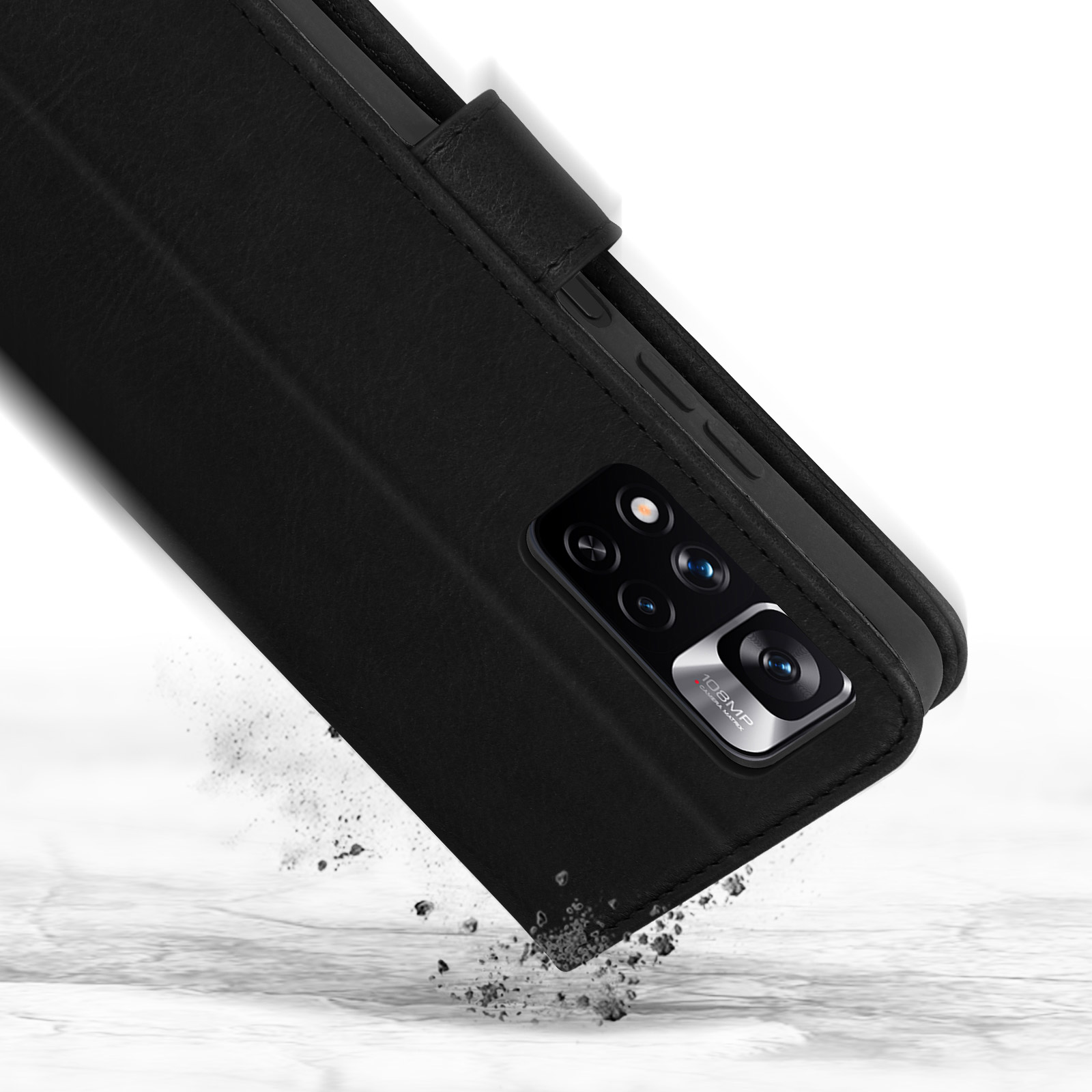 Custodia in pelle nera con quattro fotocamere e scritta "108MP" su sfondo bianco.