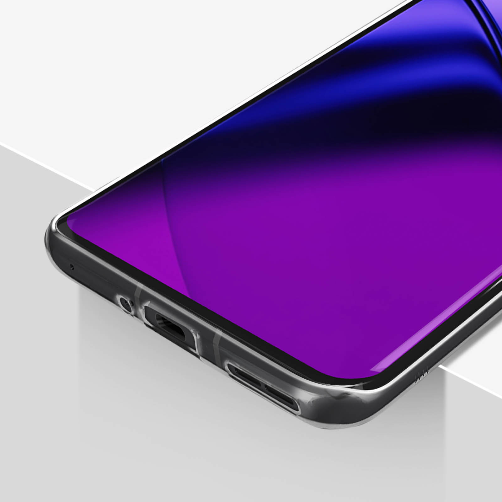Doorzichtige hoes op een smartphone met paars scherm en blauwe lichten.