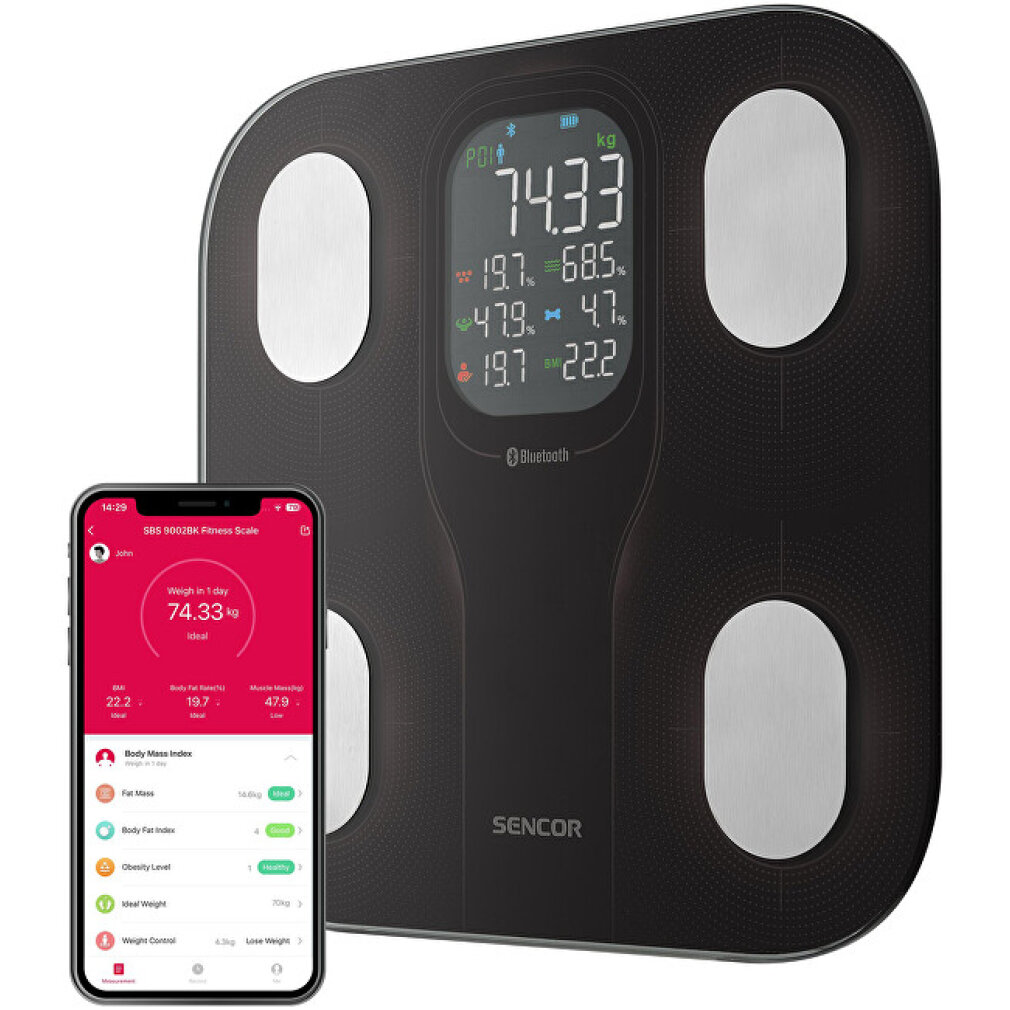 Eine schwarze Sencor Smart-Waage zeigt 74,33 kg und andere Körpermetriken an, daneben ein Smartphone mit App-Oberfläche.