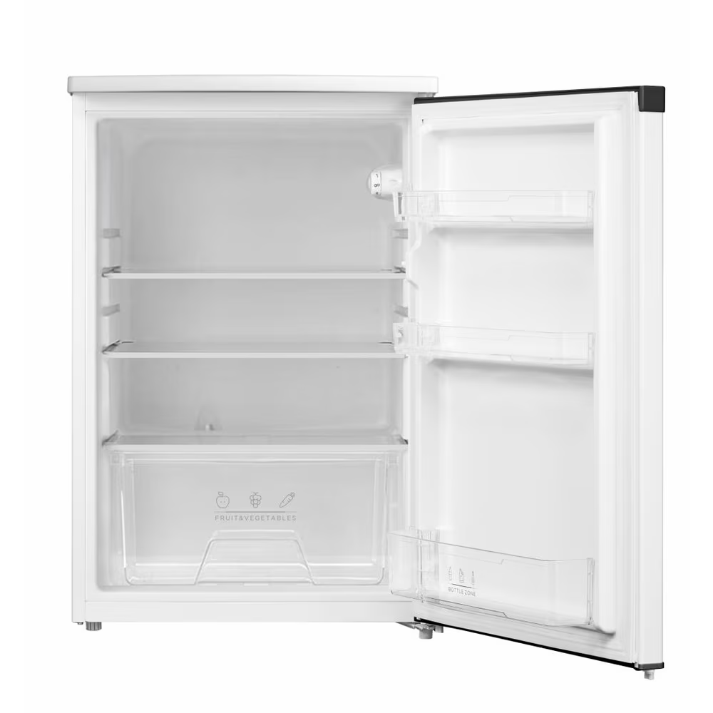 Un réfrigérateur blanc vide, porte ouverte, avec trois étagères et un bac à légumes.