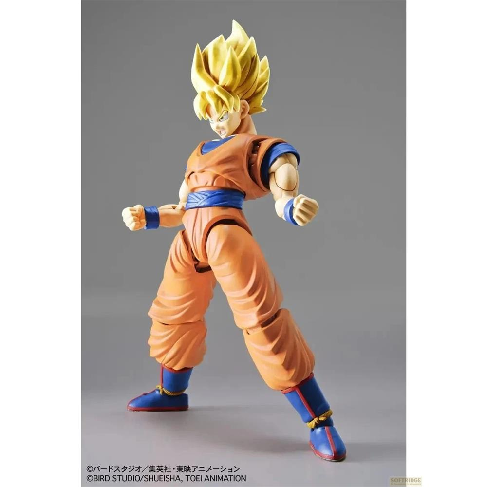 Figurine d'action de Goku aux cheveux blonds, vêtue d'orange.