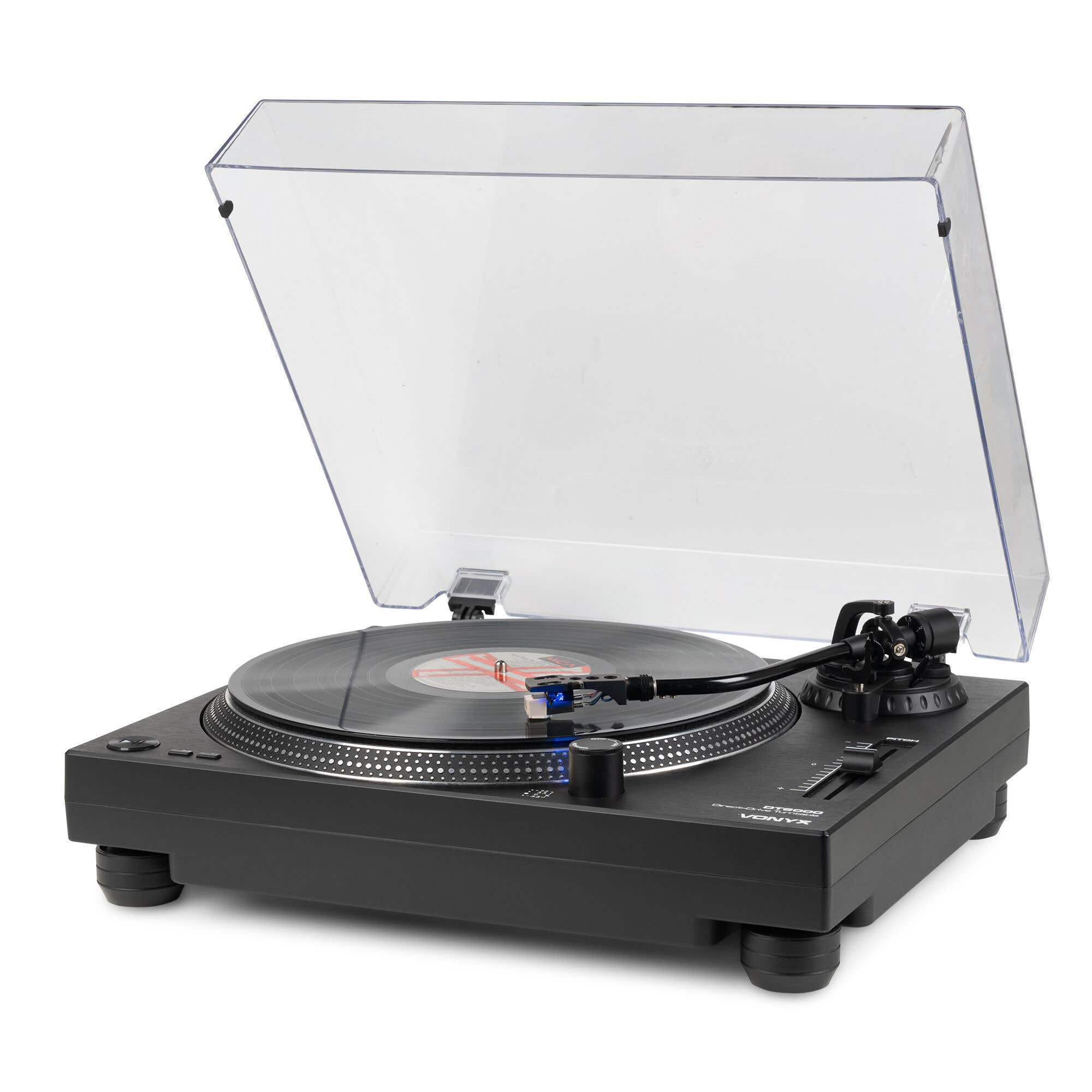 Tocadiscos negro con vinilo y brazo de lectura bajo cubierta transparente.