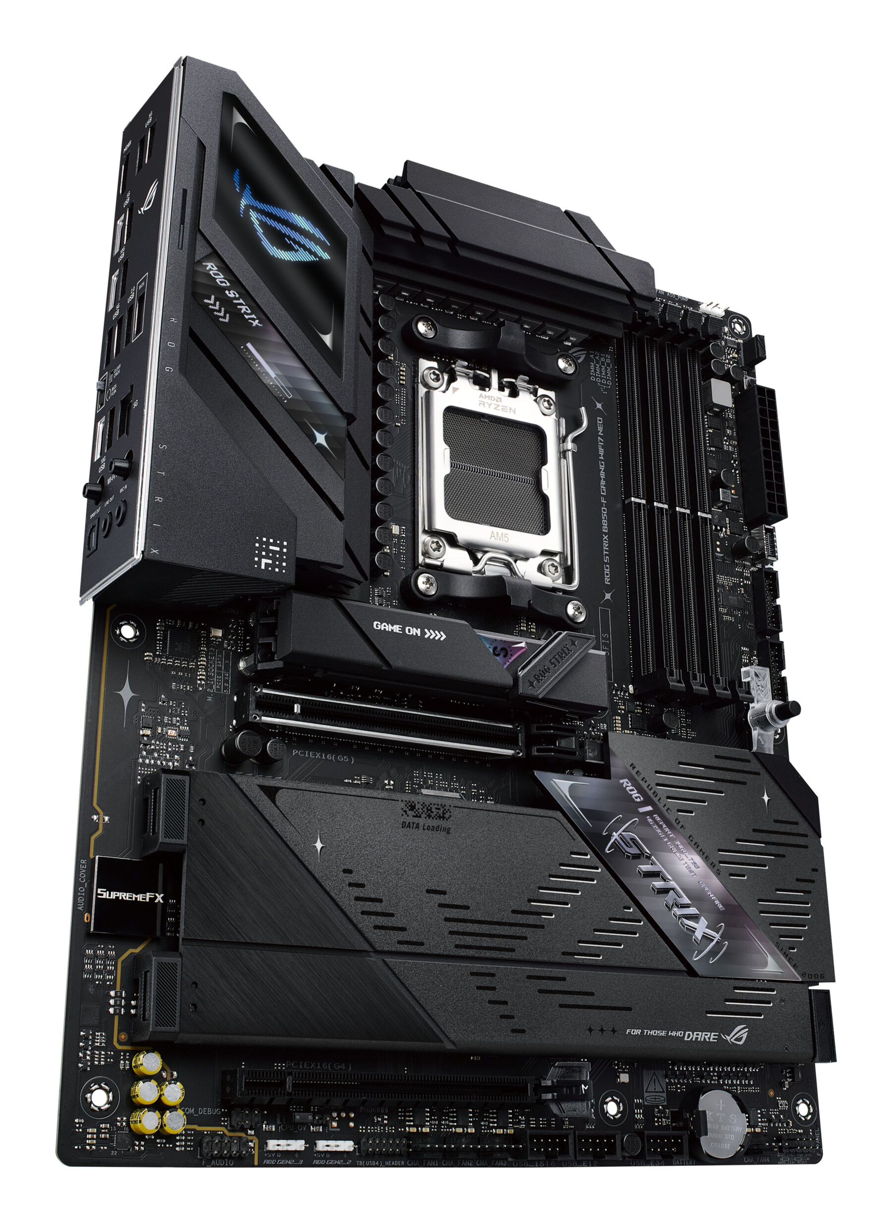 Une carte mère ASUS ROG Strix AM5 noire avec socket CPU, slots RAM et connecteurs.