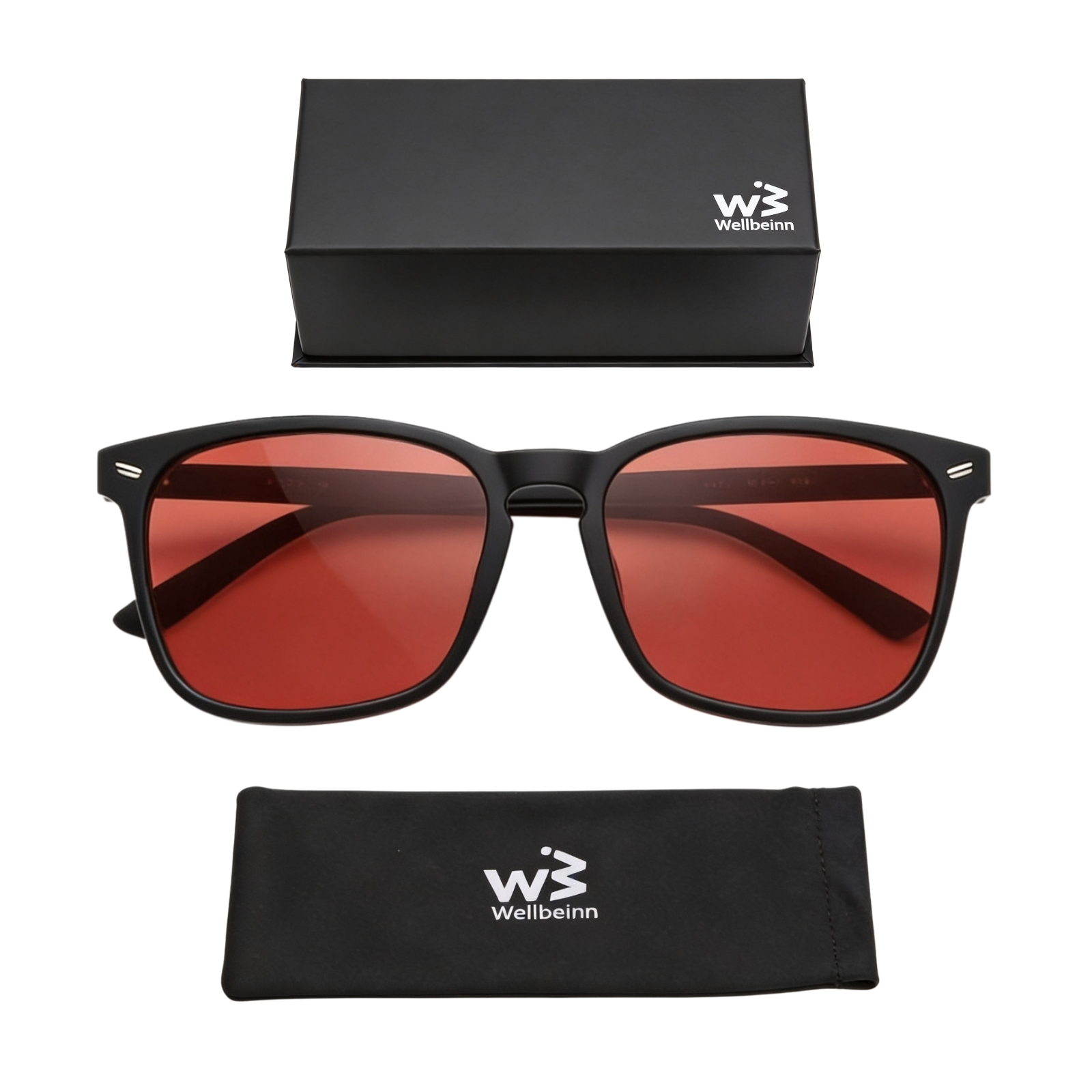 Gafas de sol negras con lentes rojas, junto a una caja y bolsa negras.
