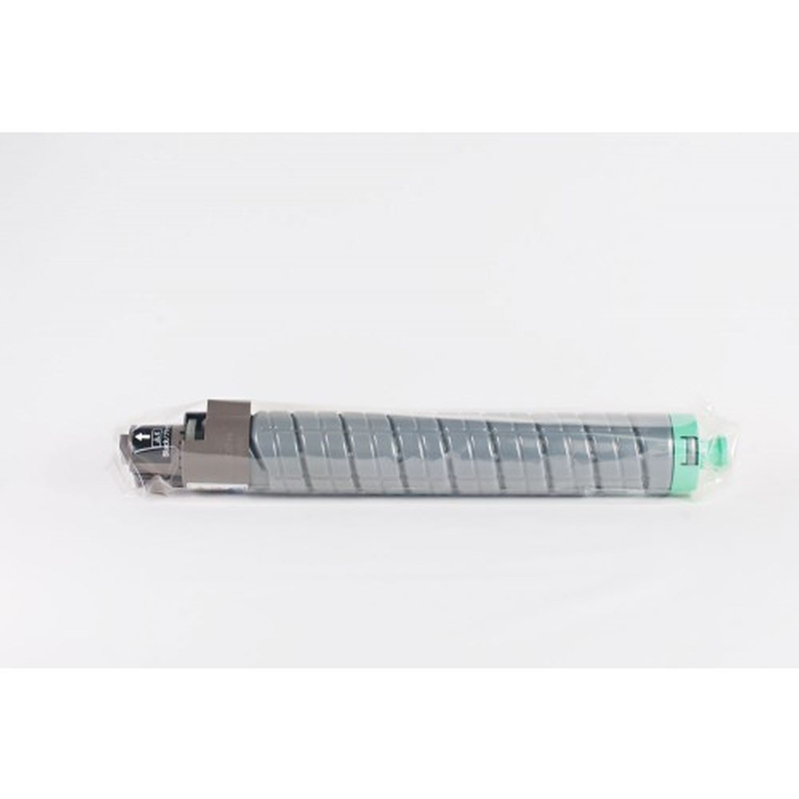 Cartuccia toner grigia in involucro di plastica trasparente, su sfondo bianco.