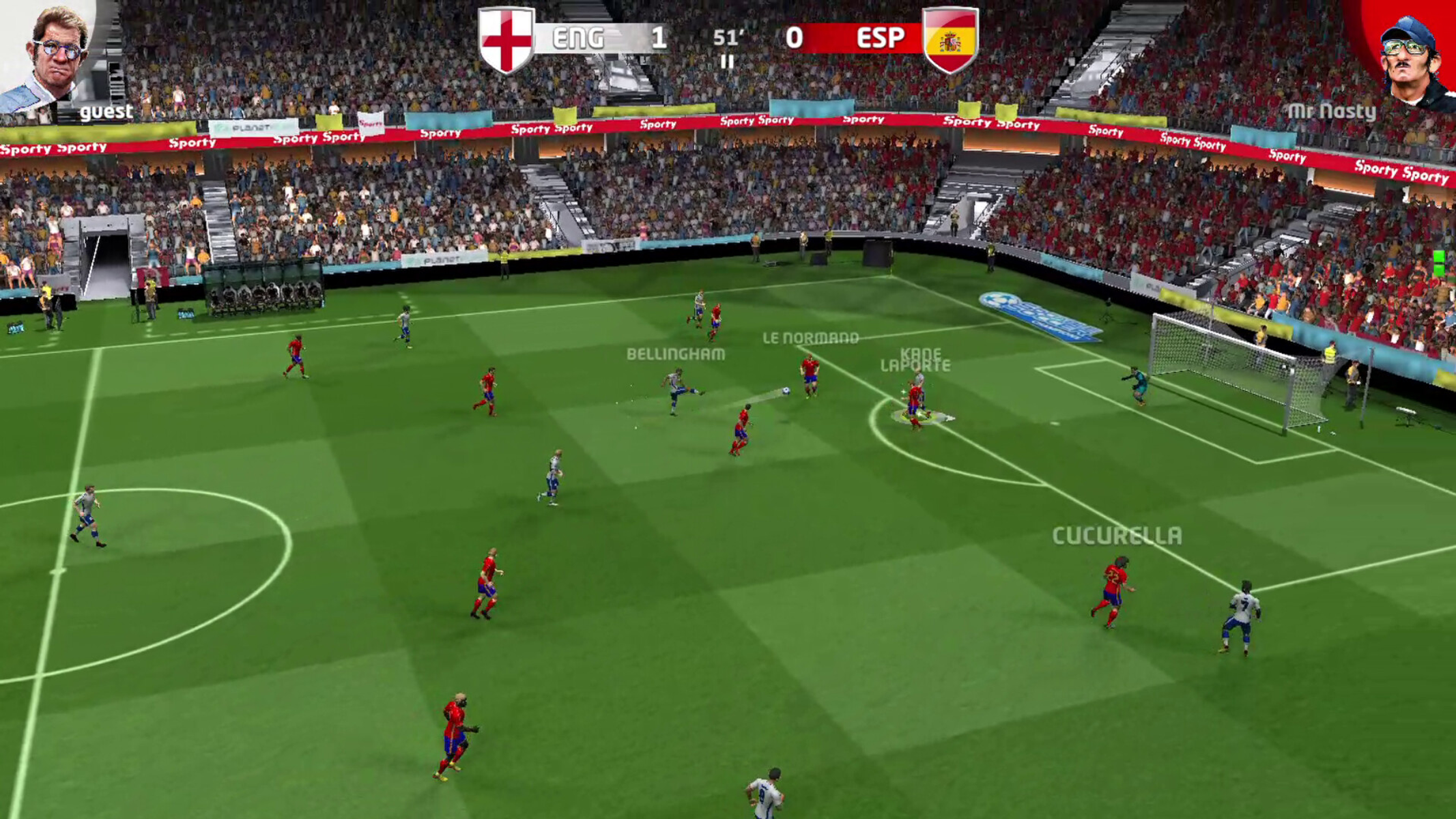 Partita di calcio tra Inghilterra e Spagna, 51° minuto, punteggio 1-0 per l'Inghilterra.