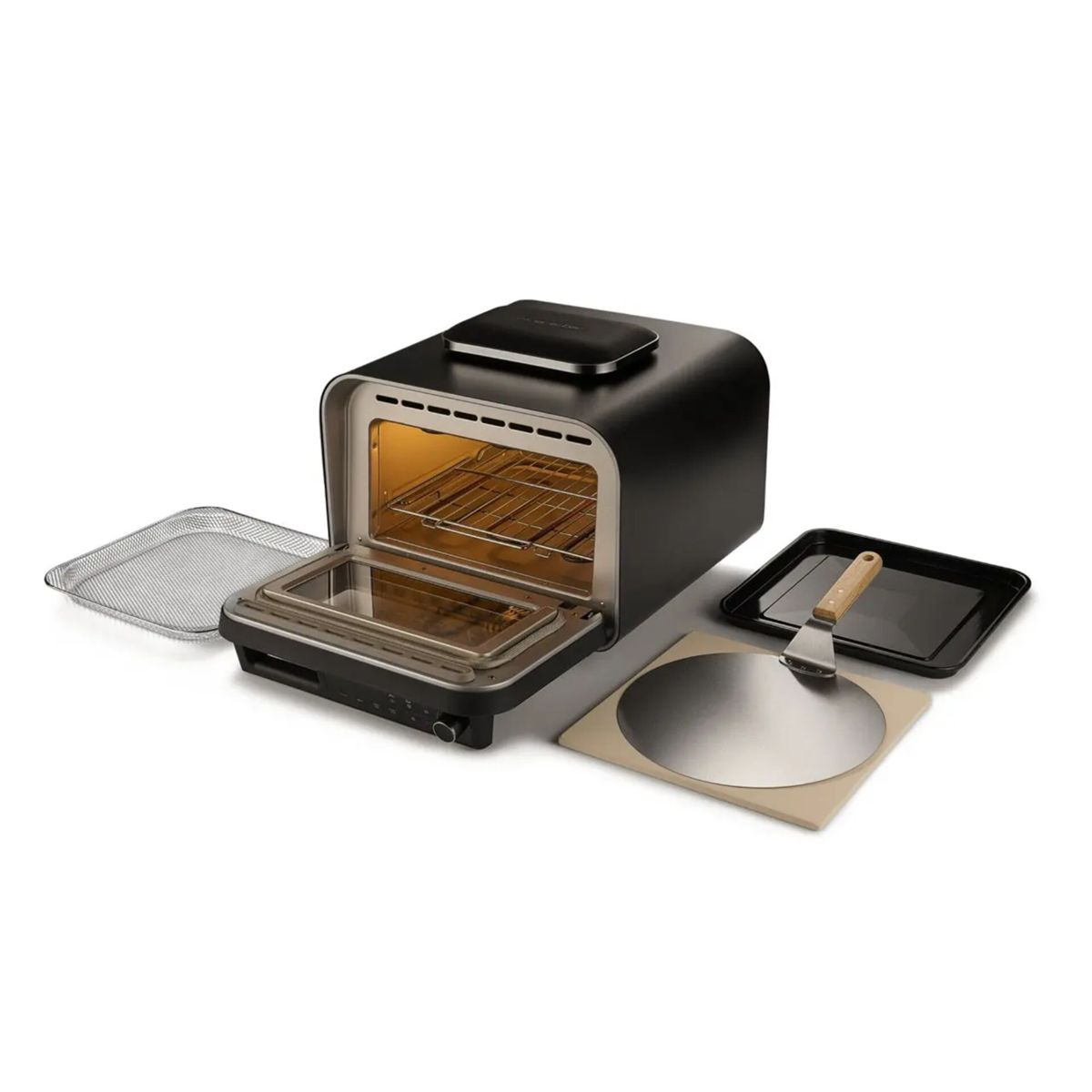 Ein schwarzer Toaster-Ofen mit geöffneter Tür und Zubehör.
