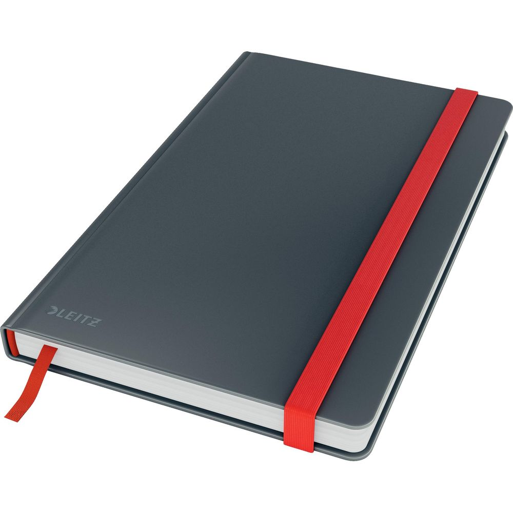 Ein graues Notizbuch mit rotem Gummiband und Lesezeichen.