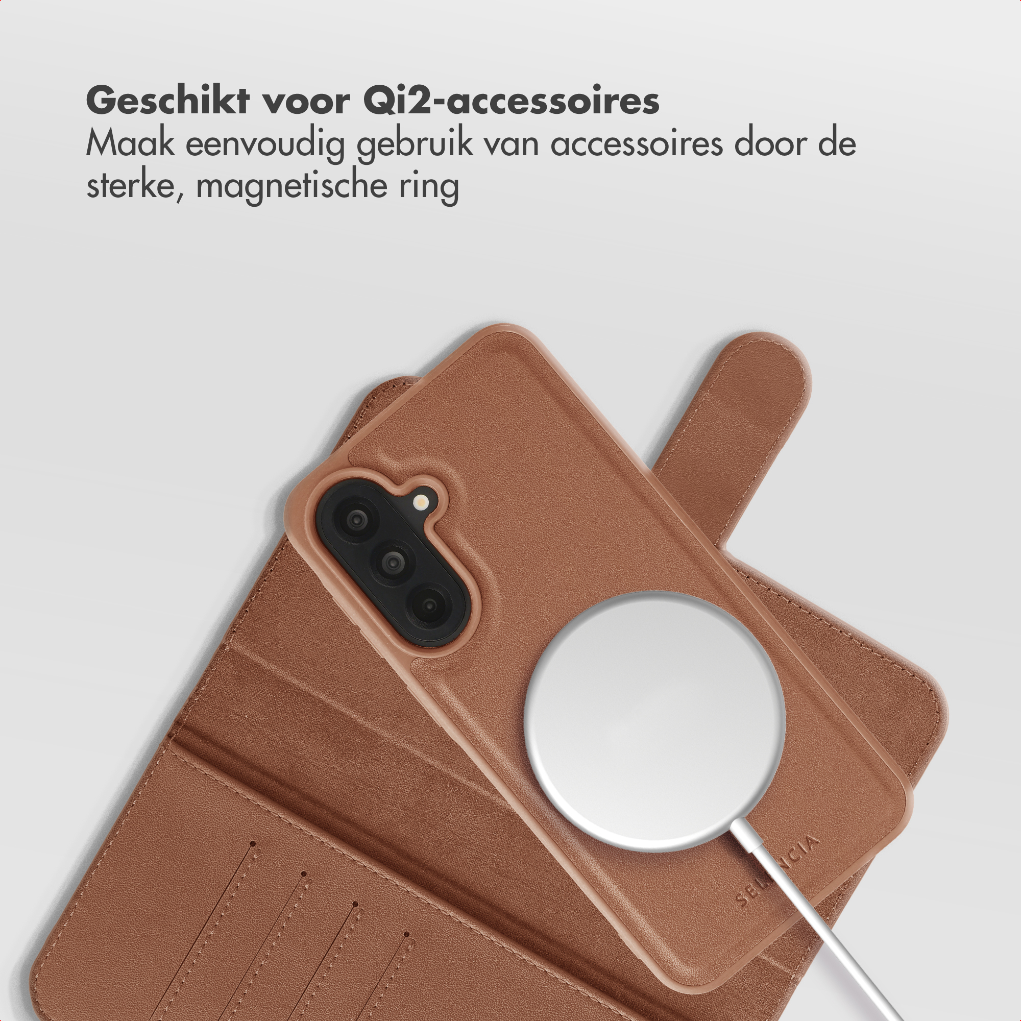 Étui de téléphone marron avec anneau magnétique et objectifs de caméra.