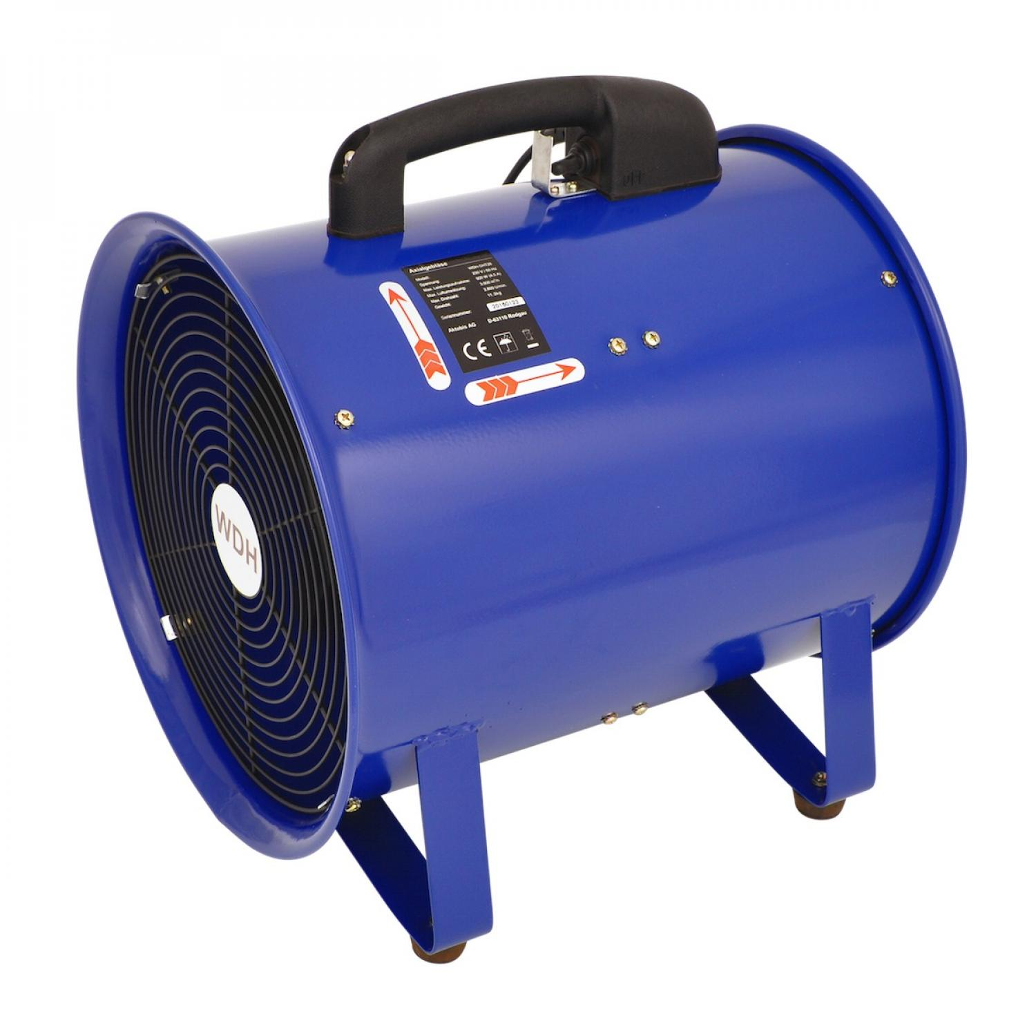 Ein blauer Lüfter mit schwarzem Griff und Metallständern.