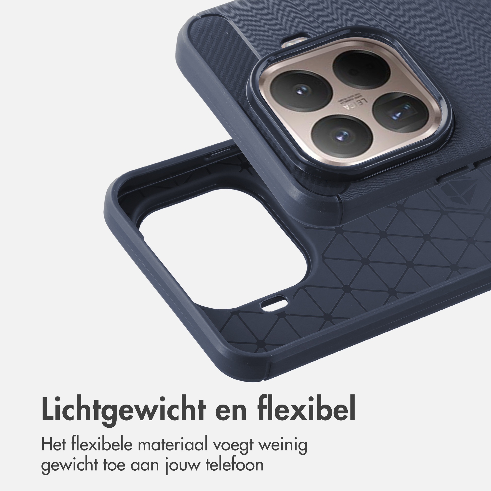 Donkerblauwe telefoonhoes met vier camera's en patroon aan de binnenkant.