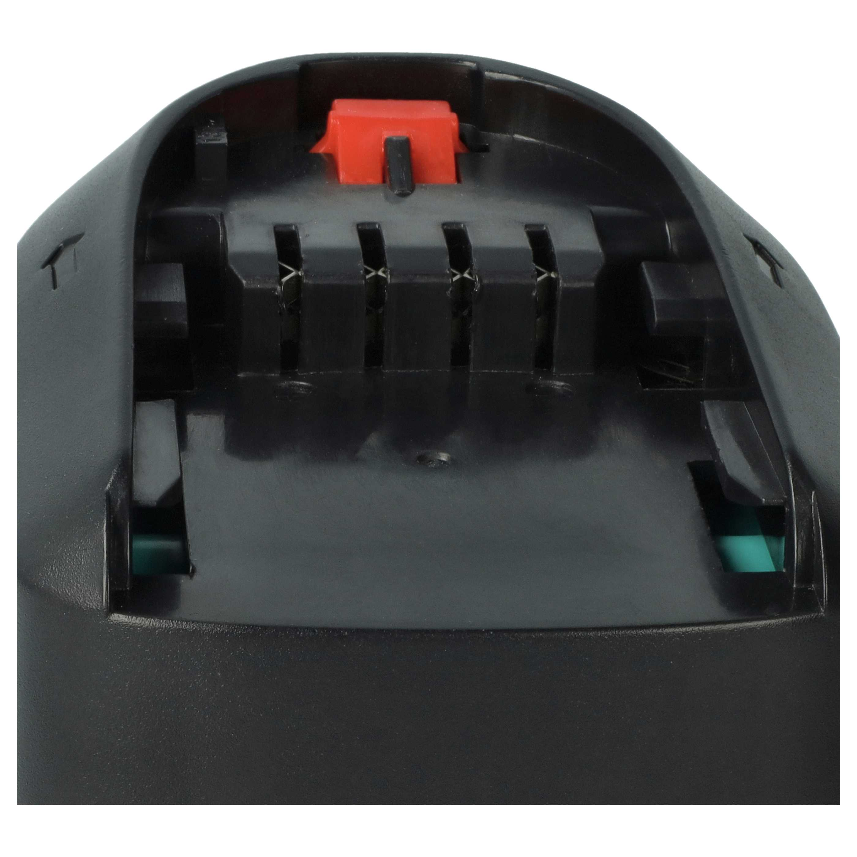 Nahaufnahme eines schwarzen Batterieanschlusses mit rotem Entriegelungsknopf und vier Kontakten.