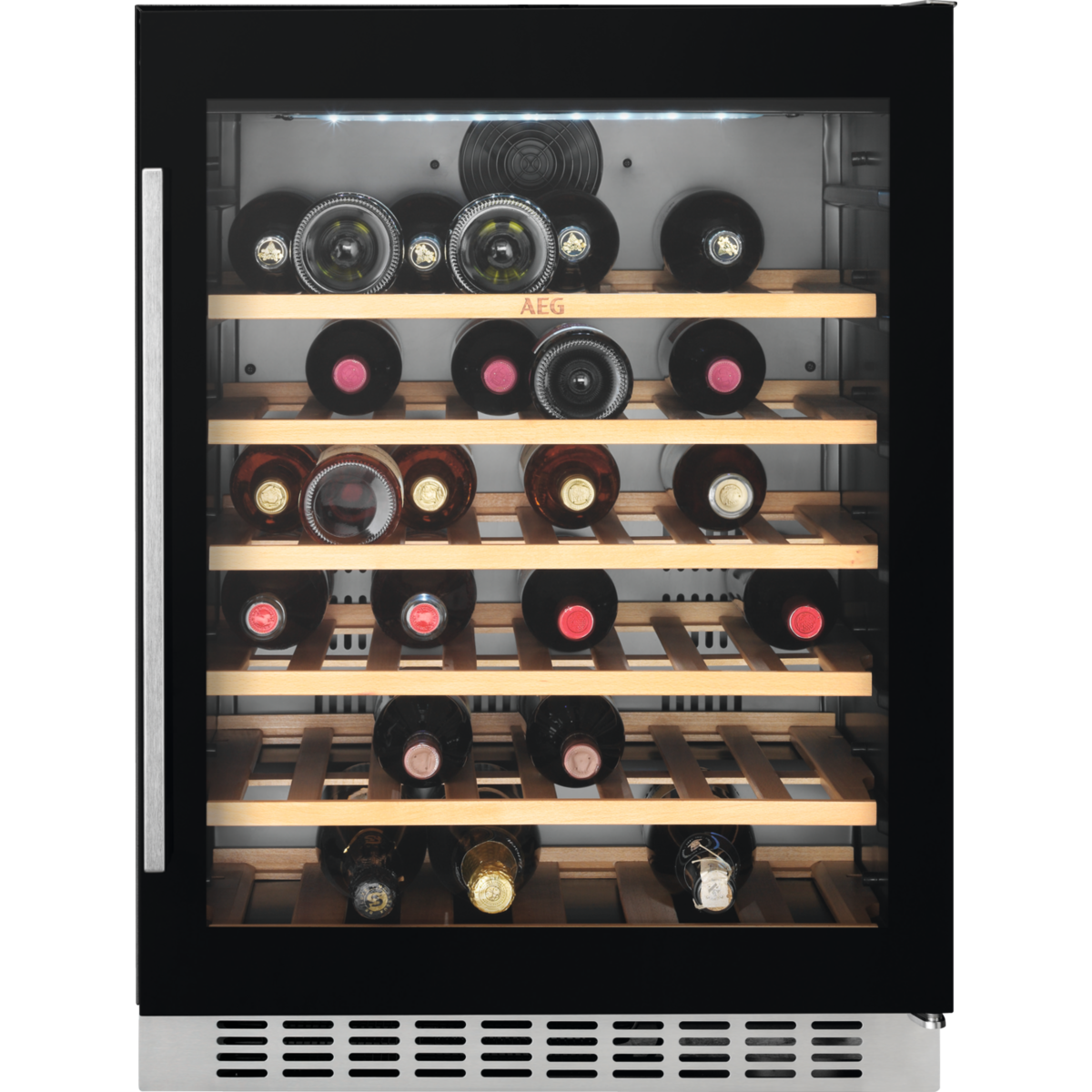 Una vinoteca de puerta de cristal con múltiples estantes que sujetan muchas botellas de vino.